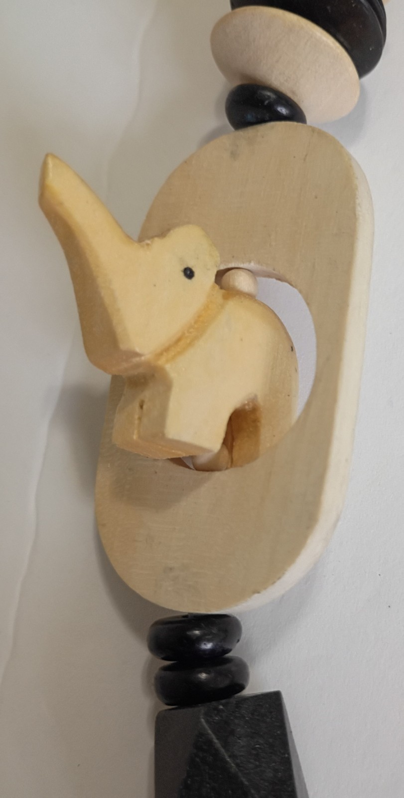 HAND CARVED ELEPHANT SAFARI ANIMAL WOODEN BEAD NECKLACE BARREL CLASP
