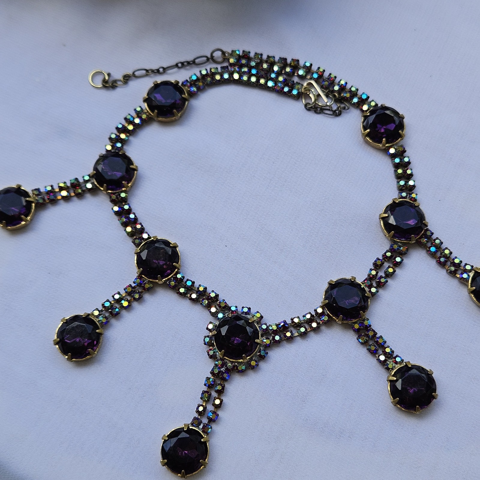 1940s RARE HOBE FIVE PENDANT PURPLE HEAD- LIGHT ORIGINAL COND FESTOON NECKLACE