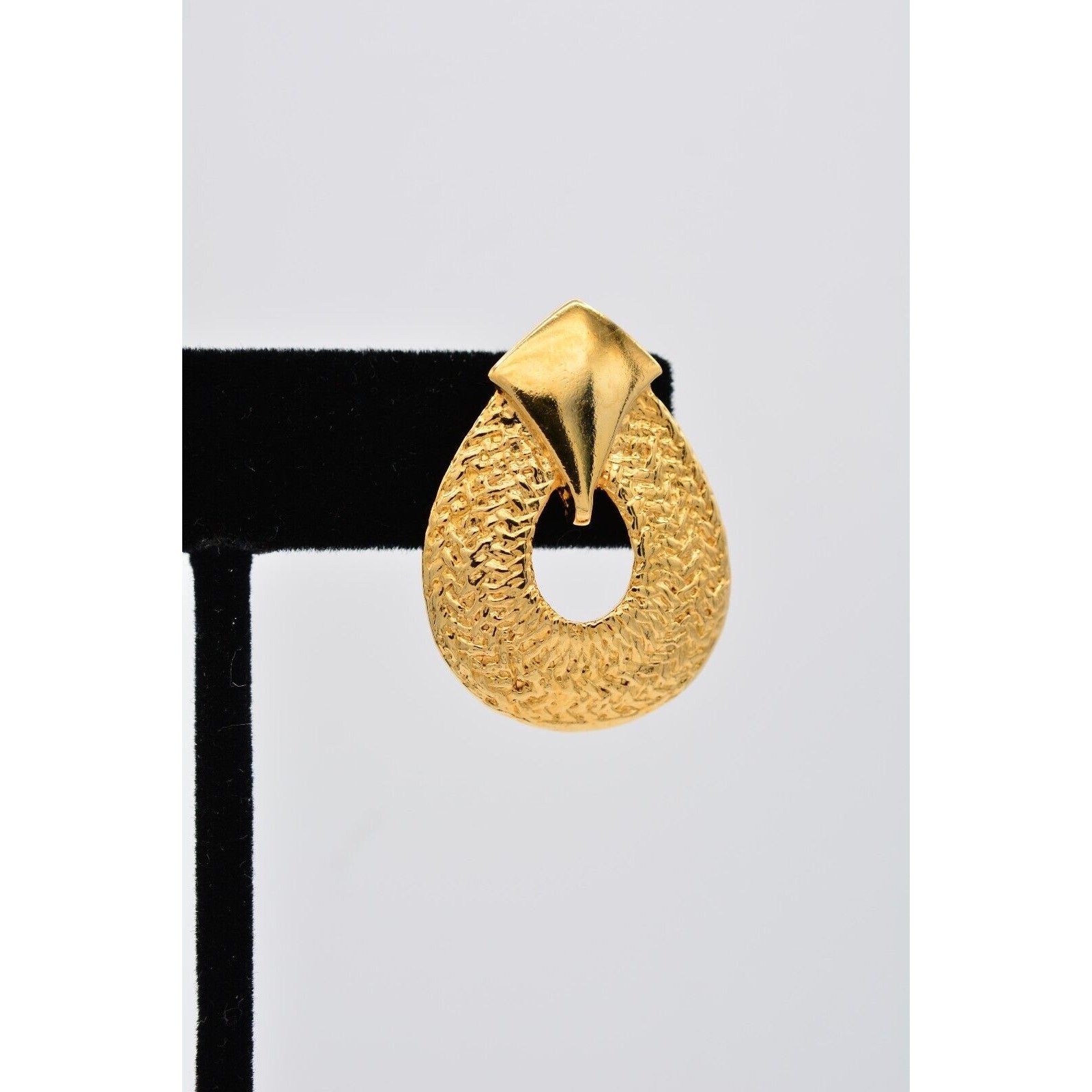 Vintage Pierced Earrings Oval Drop Textured Shiny Gold Tone Dangle 1980s BinAY