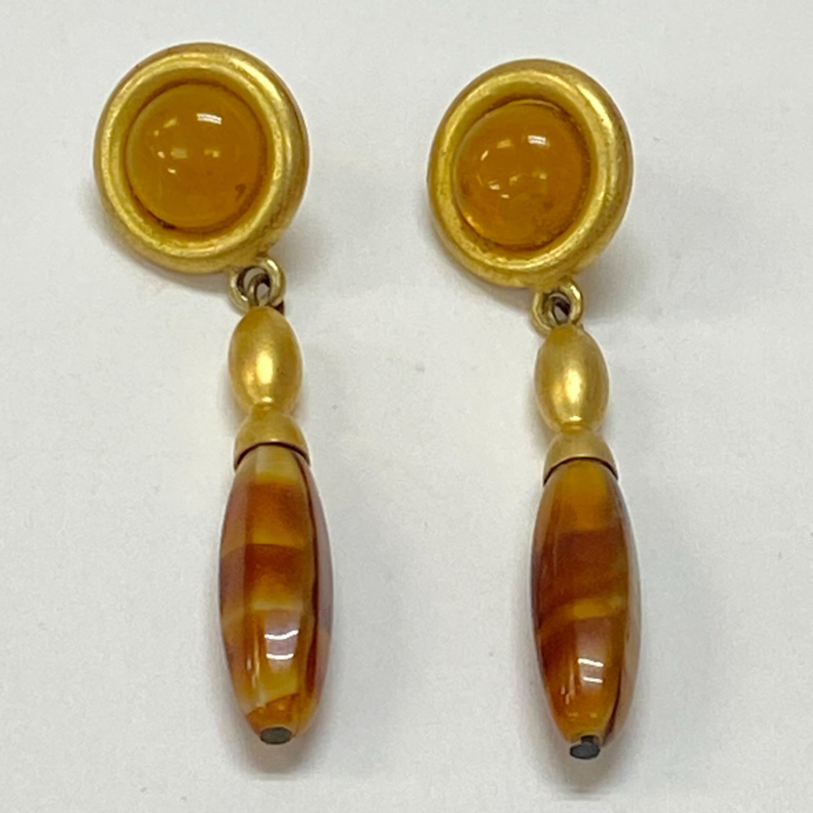 Vtg Gold Tone Orange Honey Amber Torpedo Teardrop Pendulum Dangle Drop Earrings