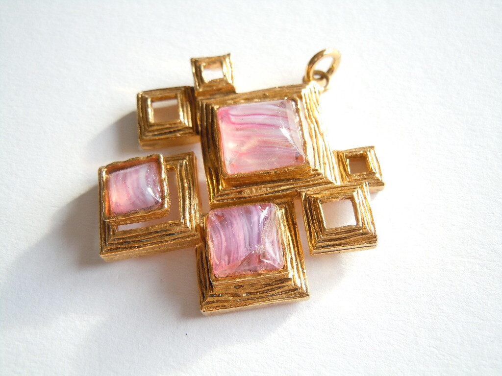 Vintage Pendant Square Glass Stones Pink 21.4 G/5.2 X 4.6 Cm