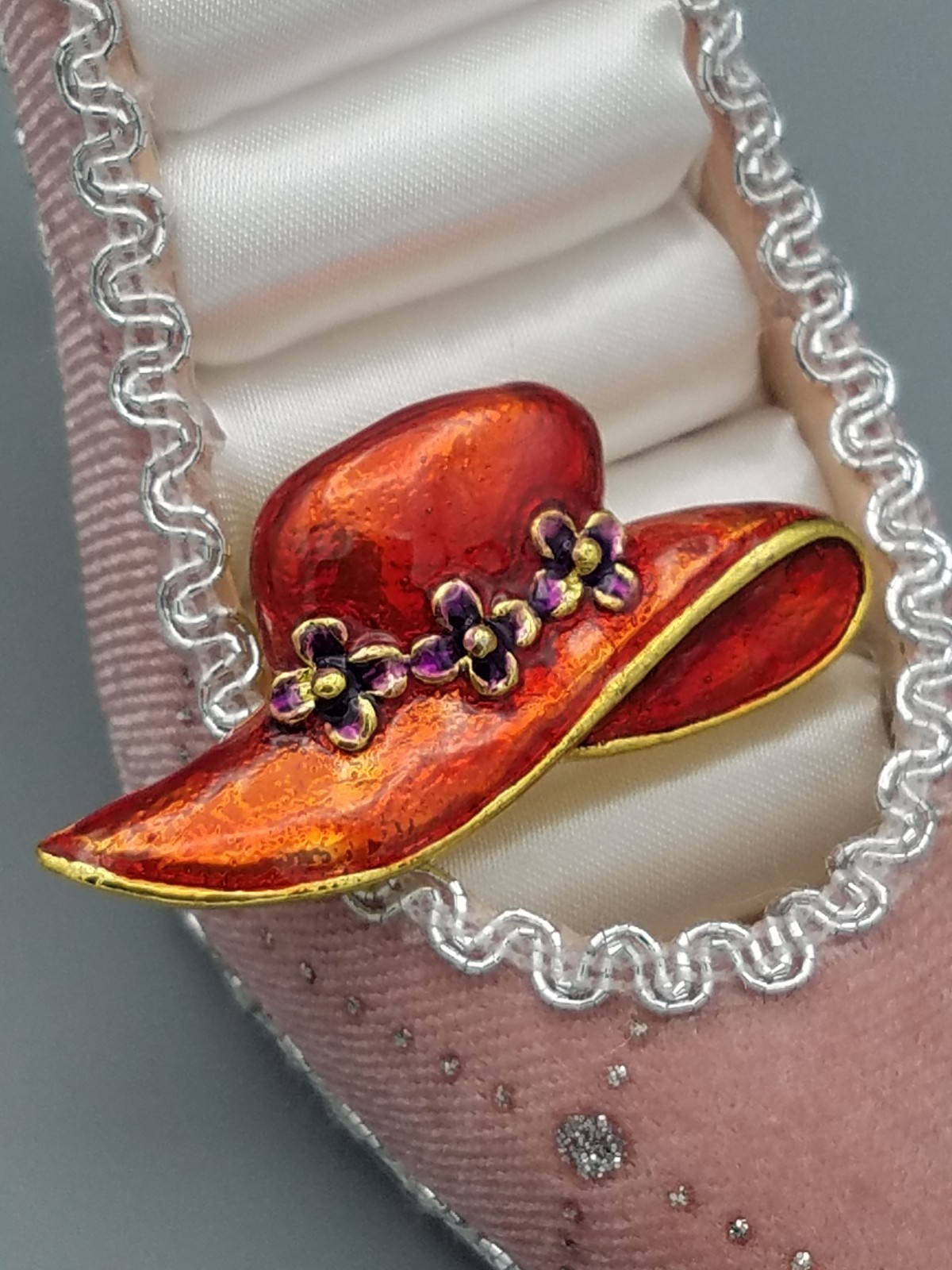 Vintage Red Hat Purple Flowers Enamel Gold Tone Brooch