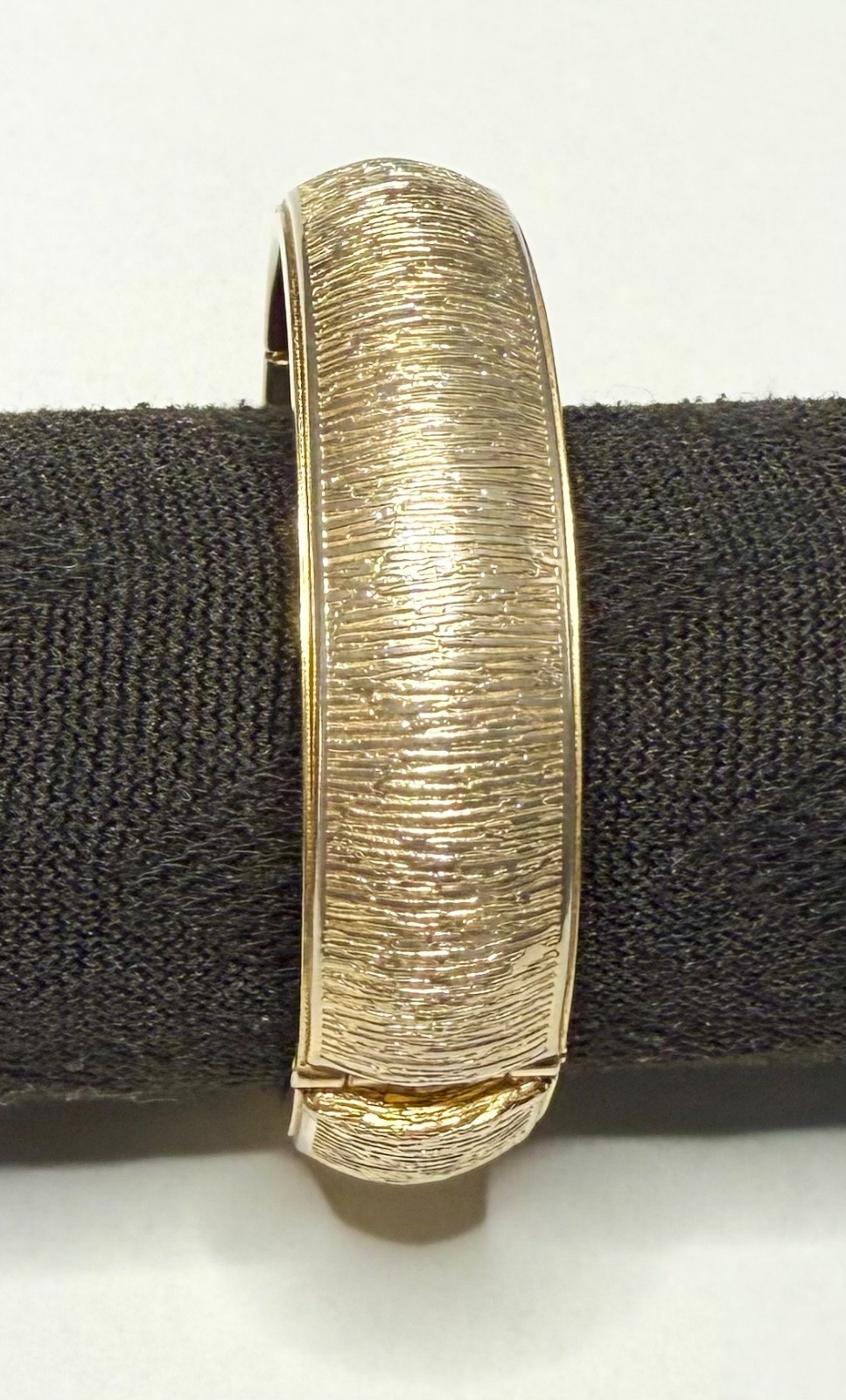 Vintage Gold Textured Oval Cuff Bangle Bracelet Spring Button Closure Hindged