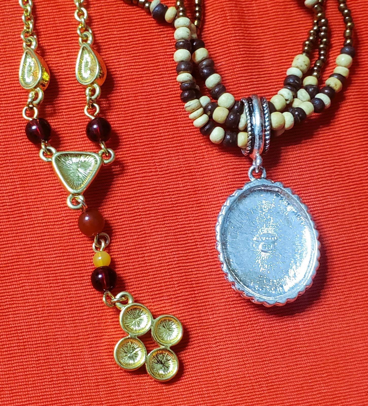 Mixed Lot 5 Pieces * Monet * Avon * Emma Paige *2 Neck*2 Sets of ER*1 Bracelet