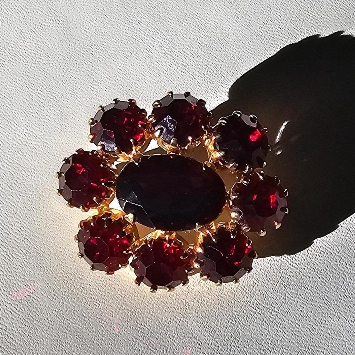 Vtg Deep Red Rhinestone Brooch Gold Tone Oval Center Floral Cluster Statement