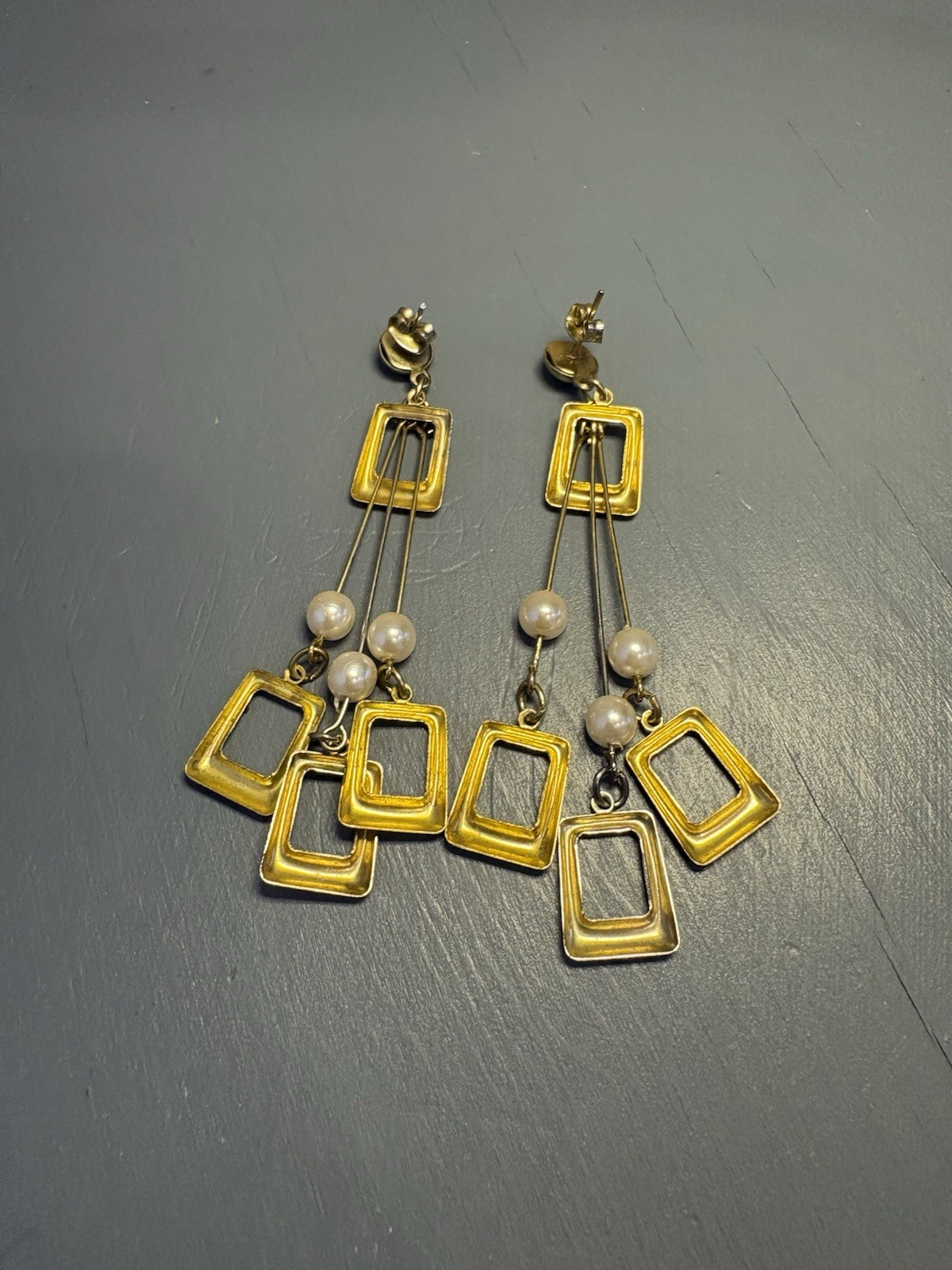 lot of two gold tone vintage 80s earrings