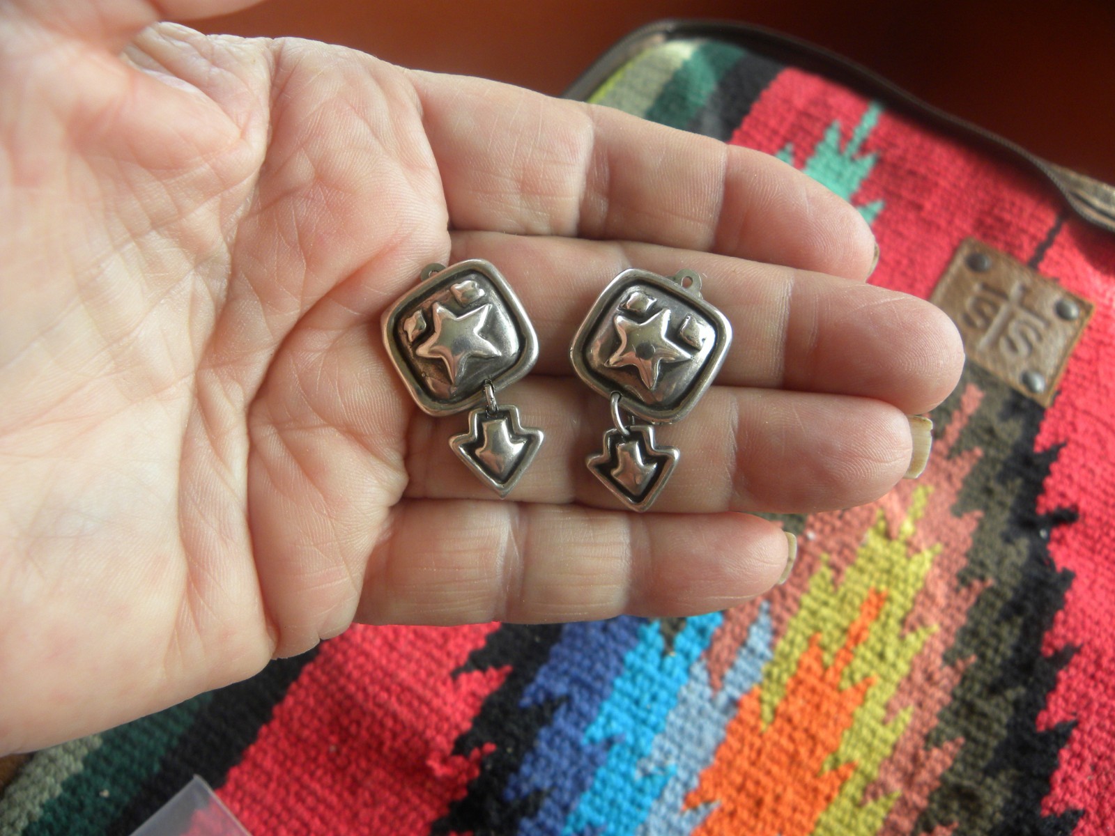 VINTAGE DIAN MALOUF STERLING SILVER STAR W/ ARROWS CLIP ON EARRINGS 1-1/4″
