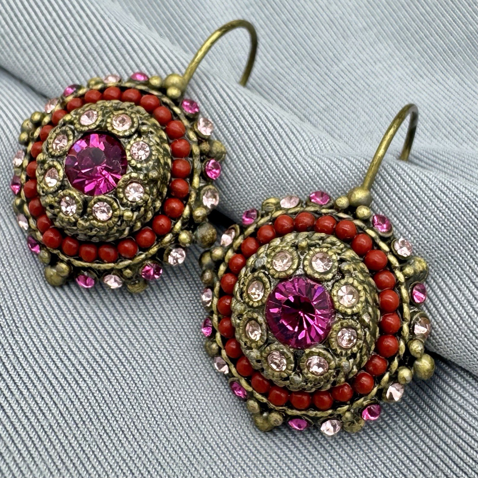 VTG Bronze Crystal Rhinestone Pierced Hinge Back Earrings Lt Rose Fuchsia Red
