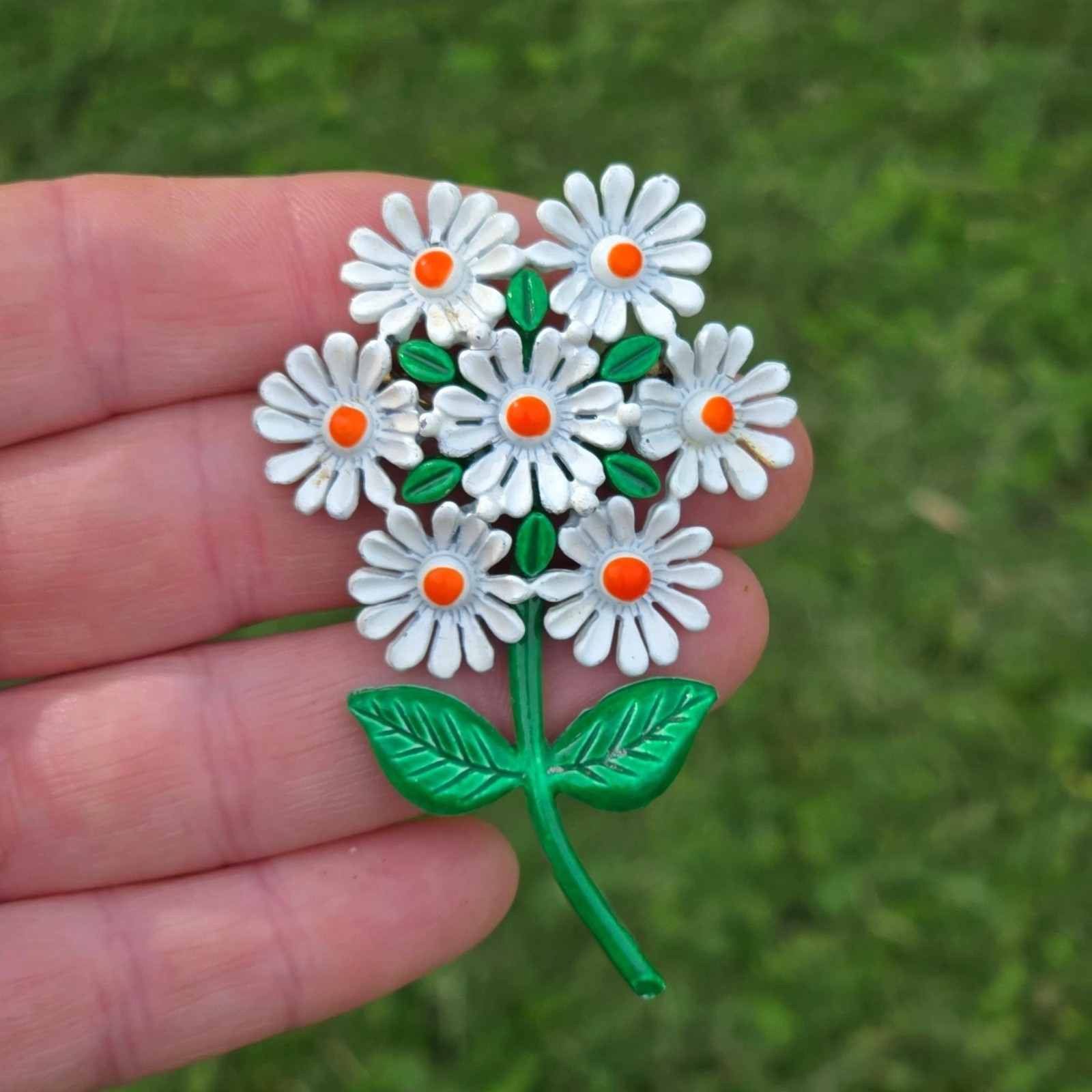 Vintage Daisy Brooch White Enamel Floral Bouquet Garden Flower Pin Neon center