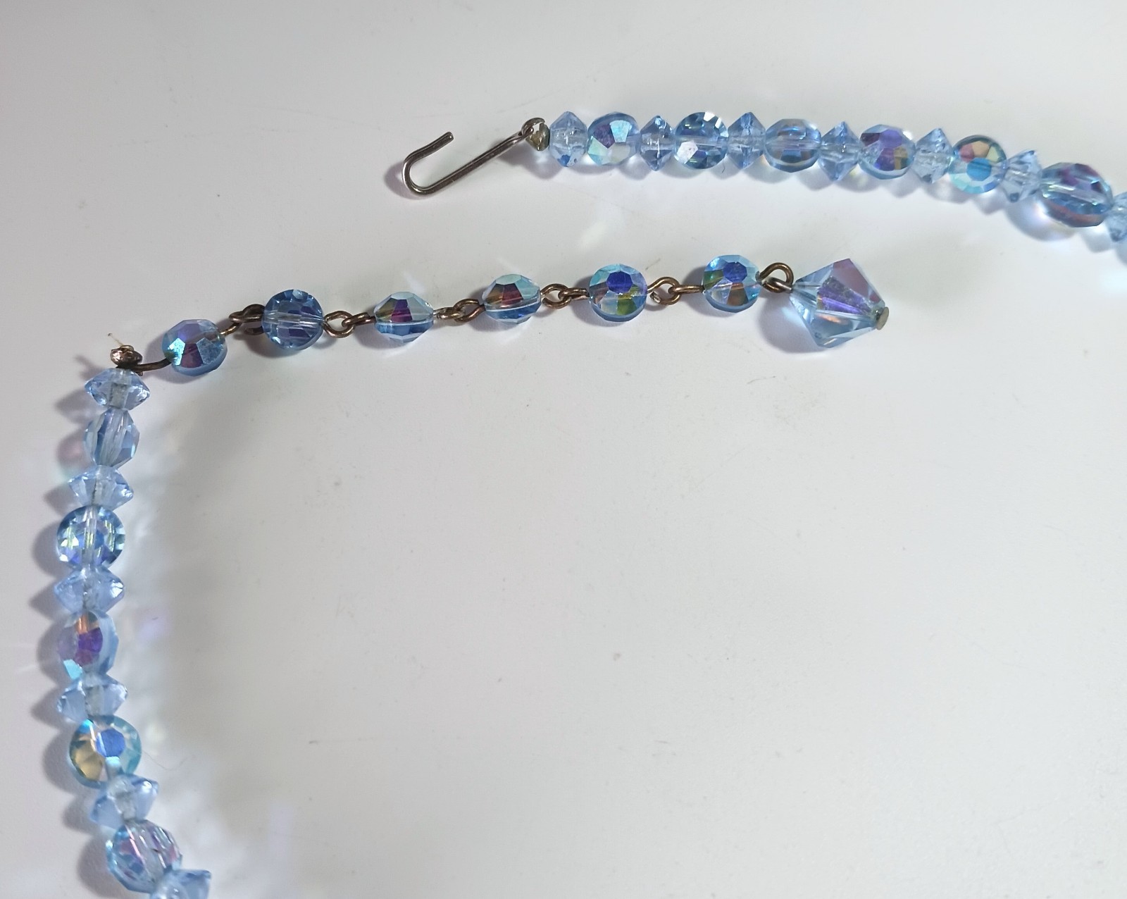 Vtg Adjustable Graduated Bead Necklace w/ Pale Blue AB Faceted Glass Stones