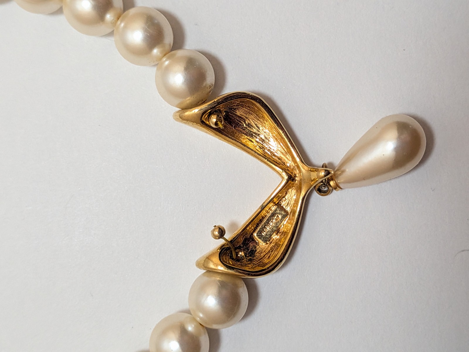 Vintage Metal Napier Faux Pearl Necklace 16″