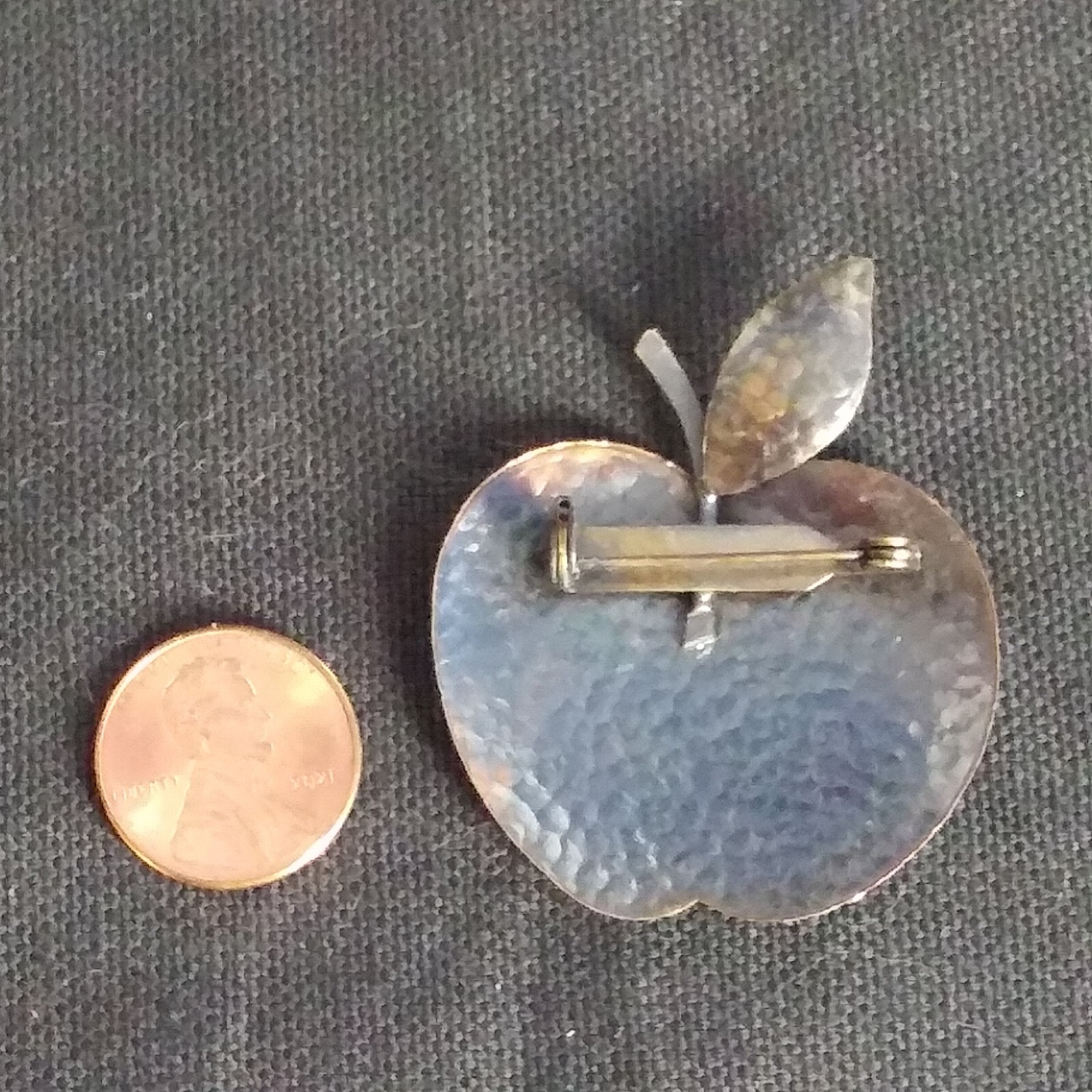 Vintage Hammered Copper Apple Brooch Pin Enamel Green Leaf EUC approx 1.5″ x 2″