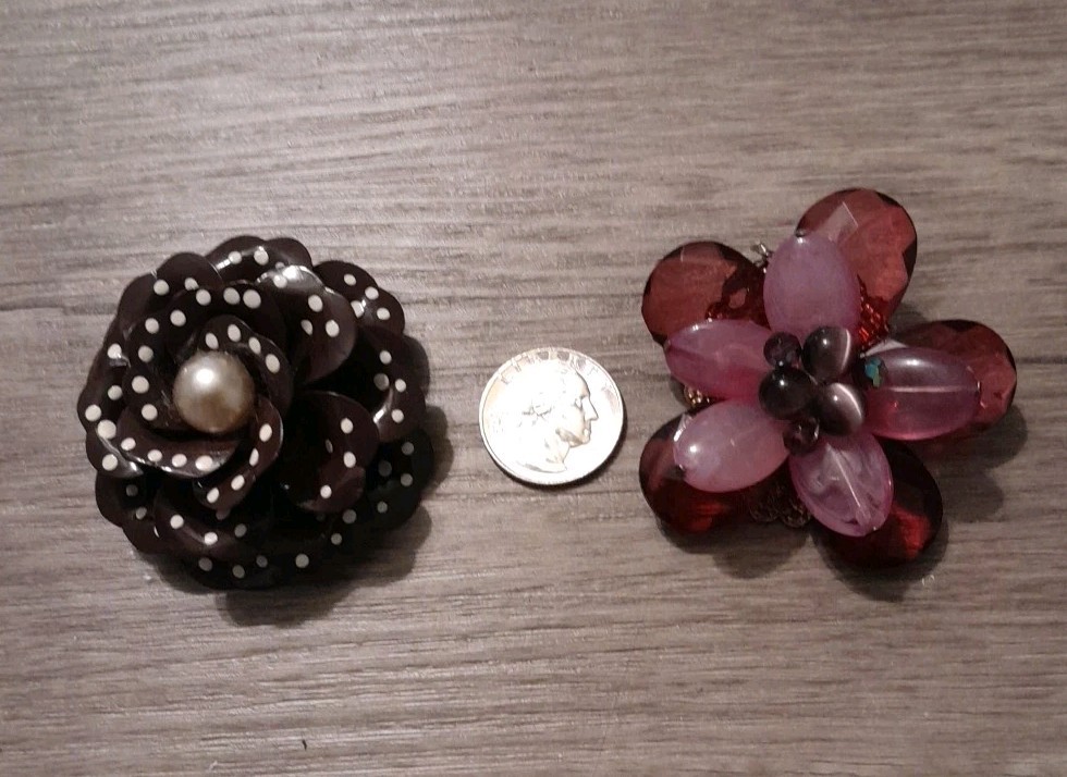Vintage Layered Lot Of 2 Flower Brooches Brown White Pink Purple