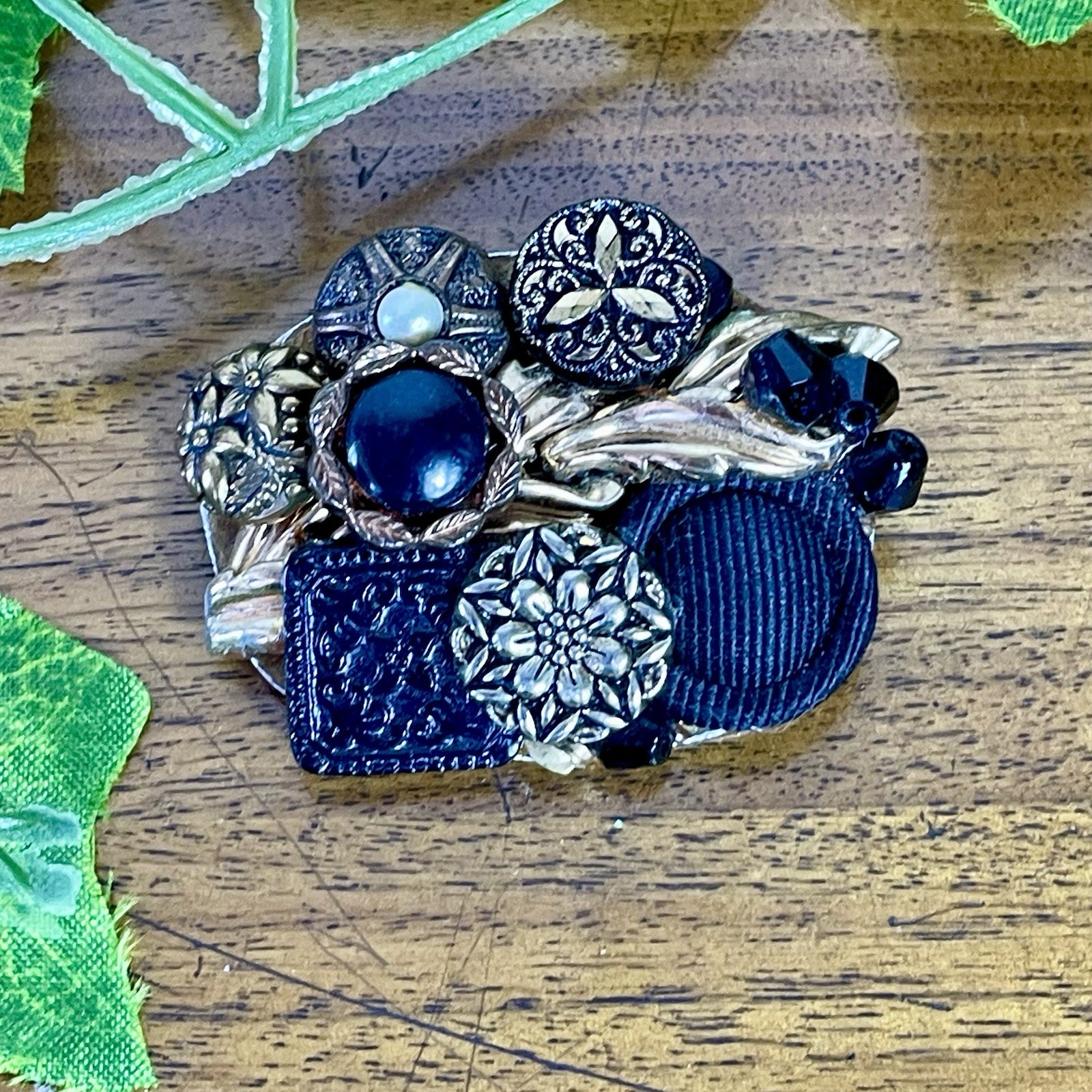 VTG Gold Tone & Button Brooch Victorian Steampunk Goth Style Pin 80s 90s Jewelry