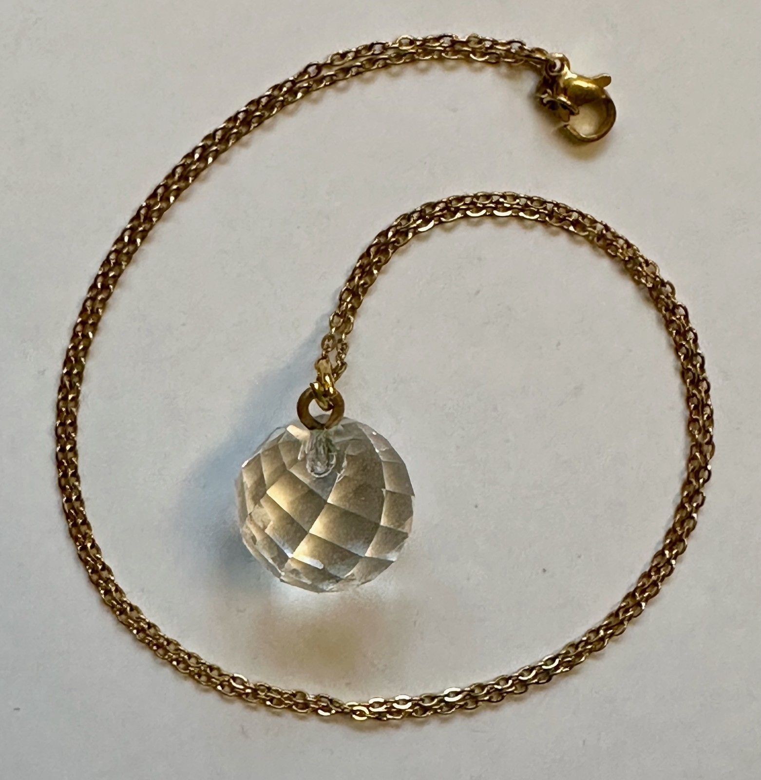 VINTAGE CLEAR FACETED GLASS PENDANT 3/4 OF 1″ NECKLACE 18″ GOLD PLATED