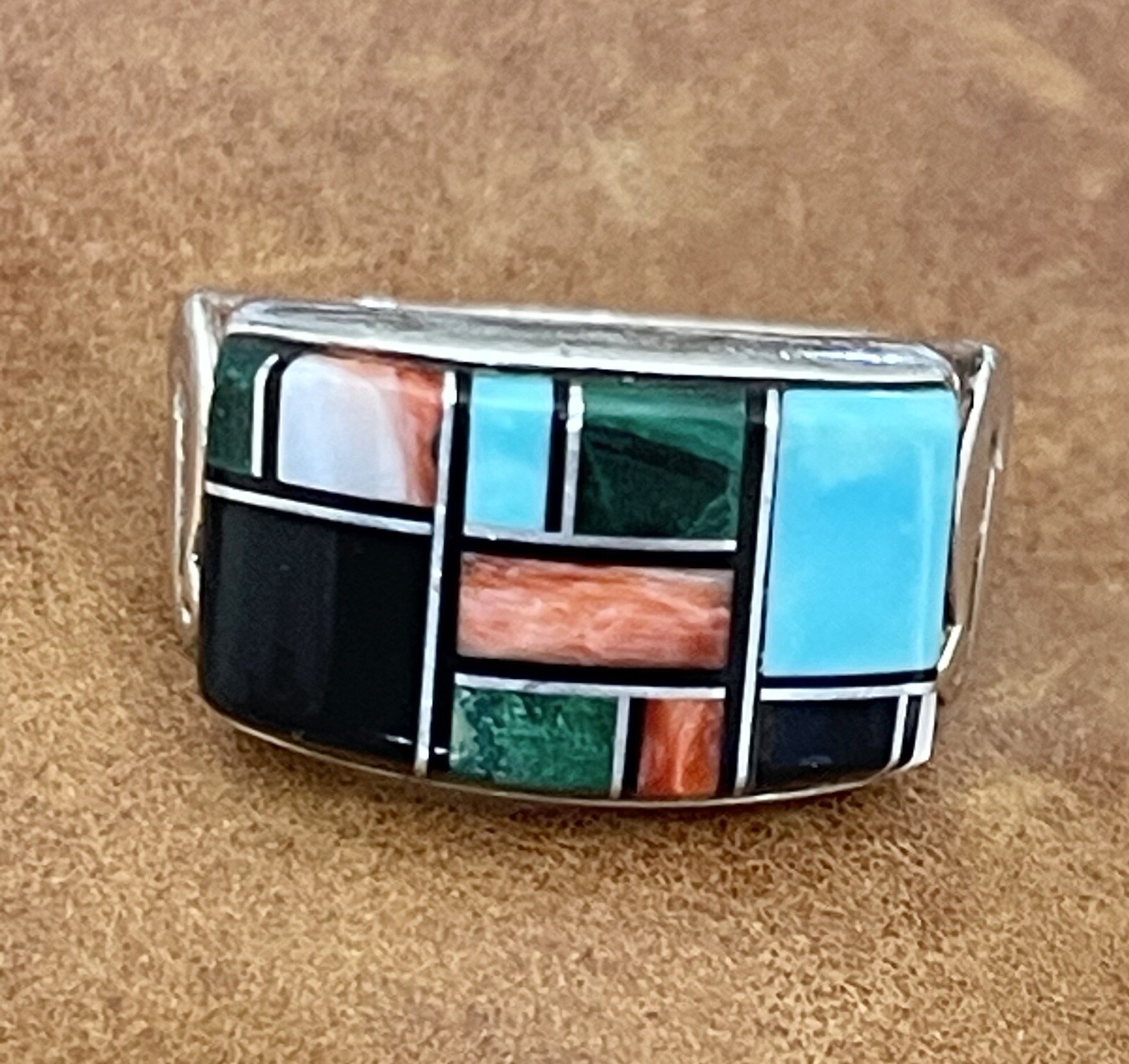 South Western 925 QUOC Turquoise Inc. Albuquerque Stones Bear Embossed Ring Sz 9