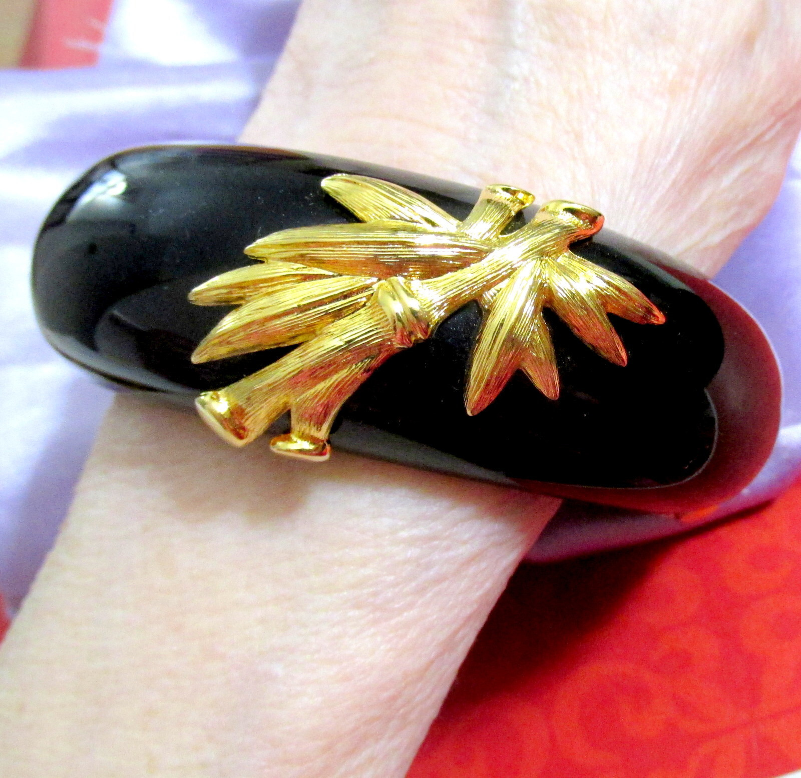 VTG RARE RUNWAY MONET BLACK LUCITE GILT BAMBOO LEAF SOLID WIDE BRACELET BANGLE