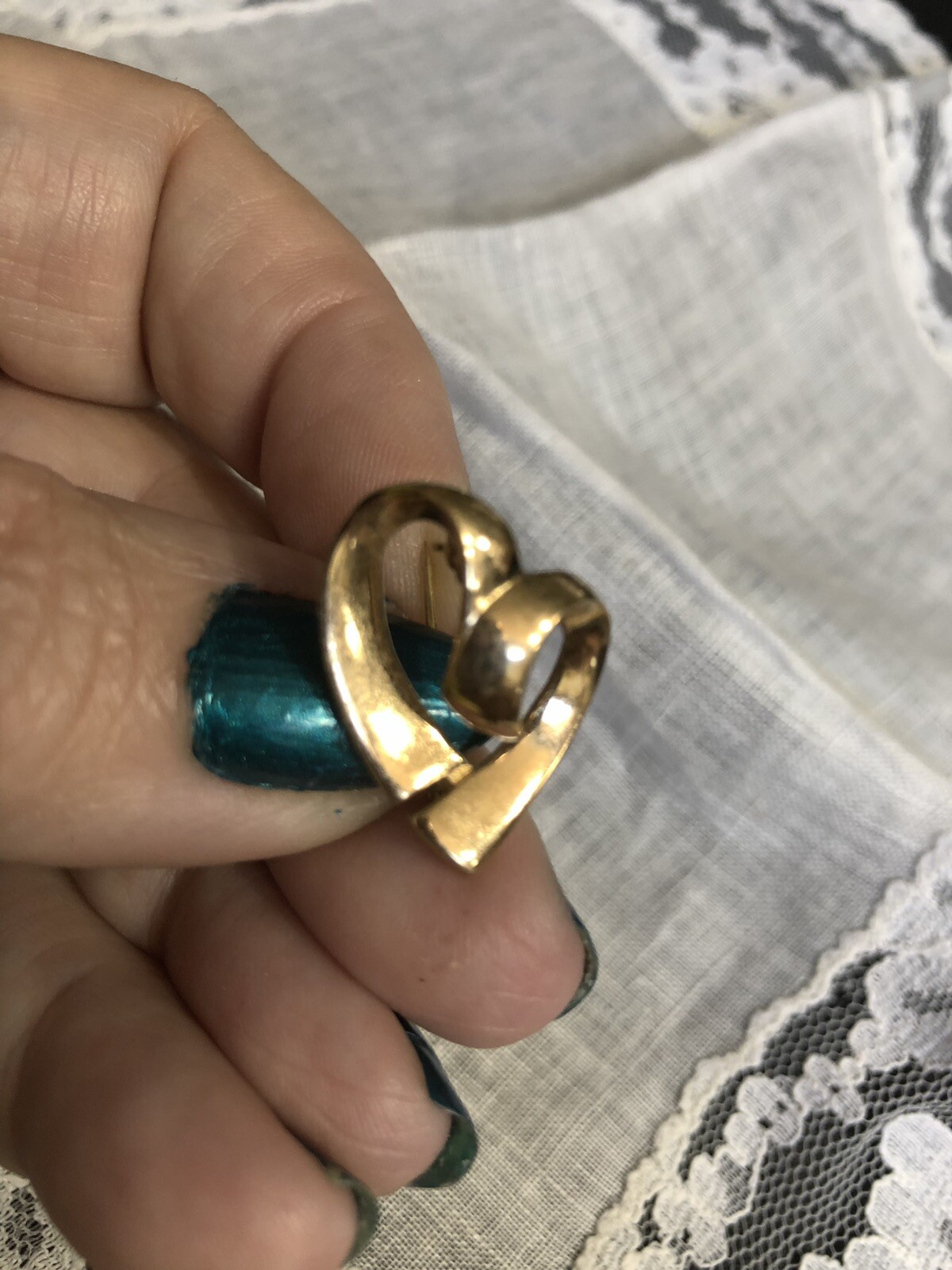 Vintage Monet Gold Tone Heart Brooch Pin Jewelry YT-59
