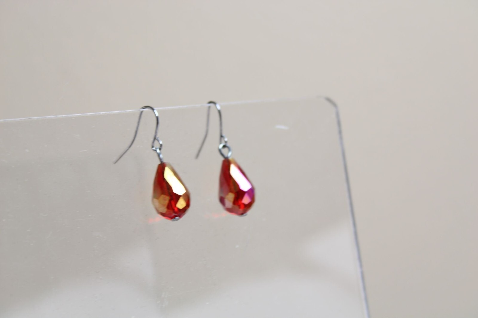 Red Aurora Borealis Pierced Drop Dangle Earrings Iridescent Vintage 92084