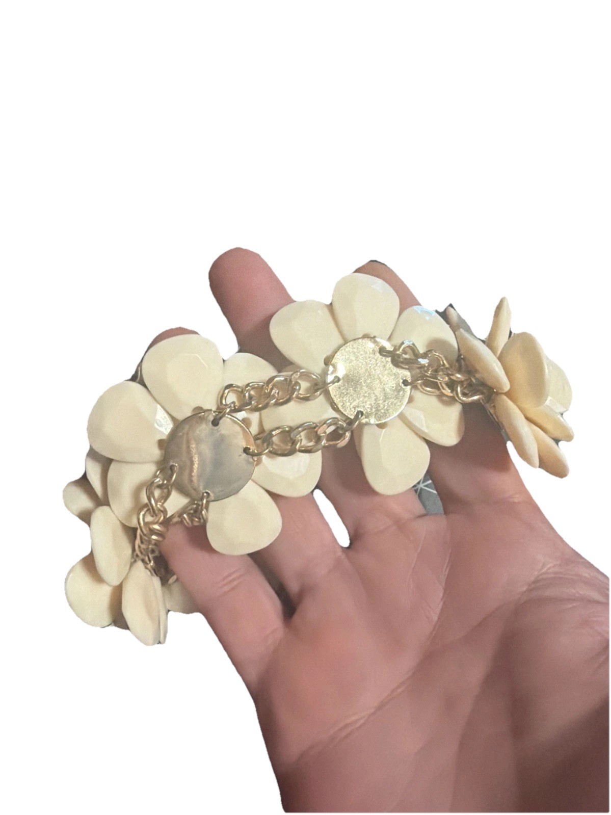 Vintage Gold‑Tone Floral Statement Necklace – Cream Petal Flowers, Bold Retro