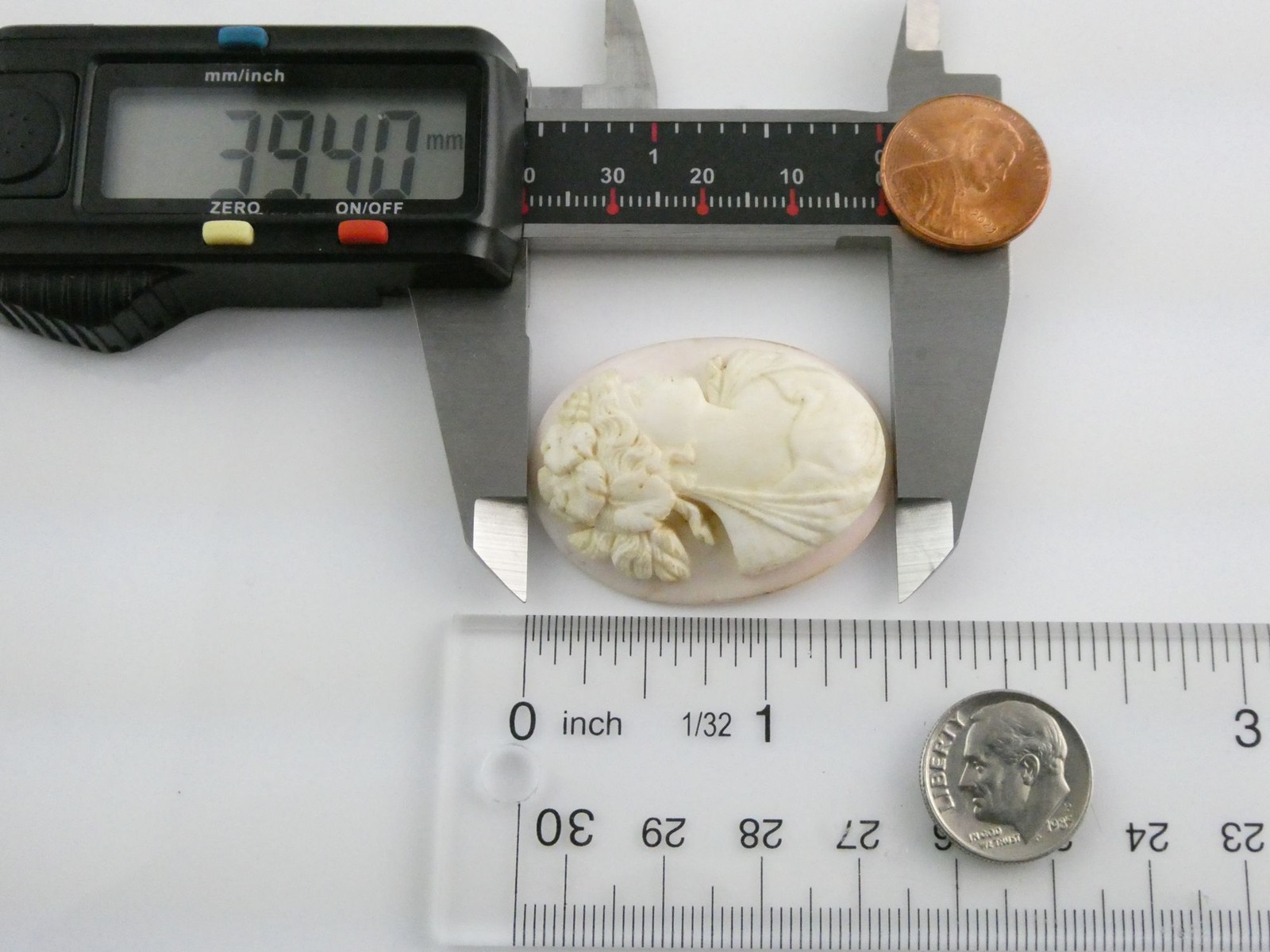 Vintage Loose Hand Carved Conch Shell Cameo Woman w Grape Leaves 39mm x 29mm 14g