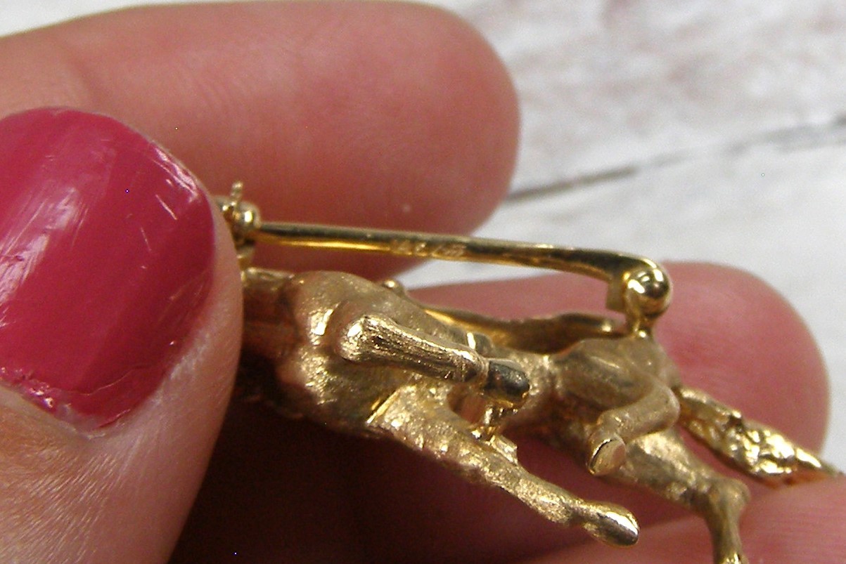 14K Yellow Gold Jockey on Running Horse Brooch Pin Equestrian Jewelry