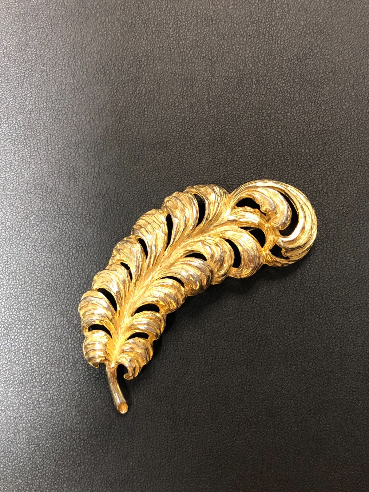 Massive Feather Gold Tone Brooch 6 1/2 cm