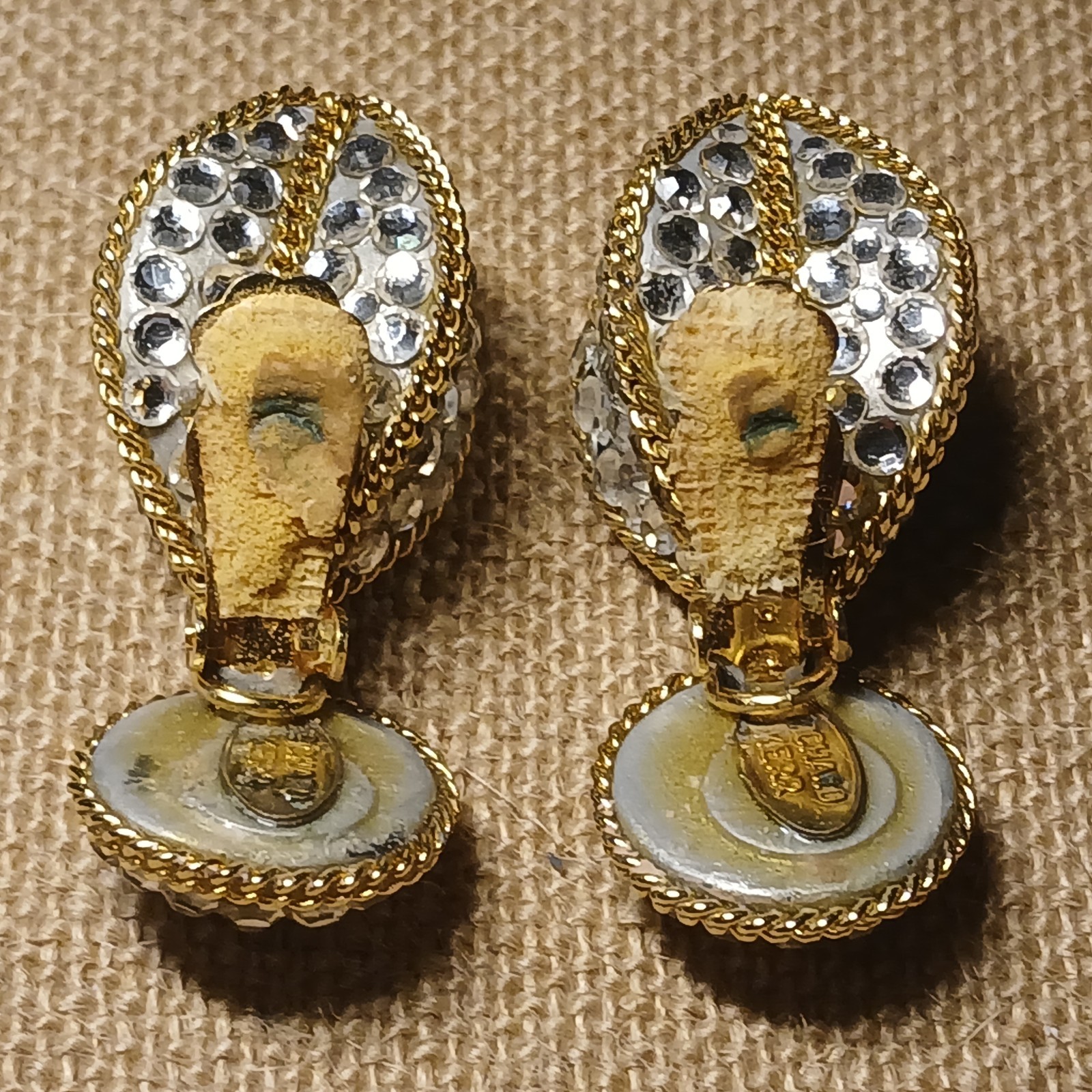 Vintage Richard Kerr Signed Gold Tone Austrian Crystal Clip On Earring Braided
