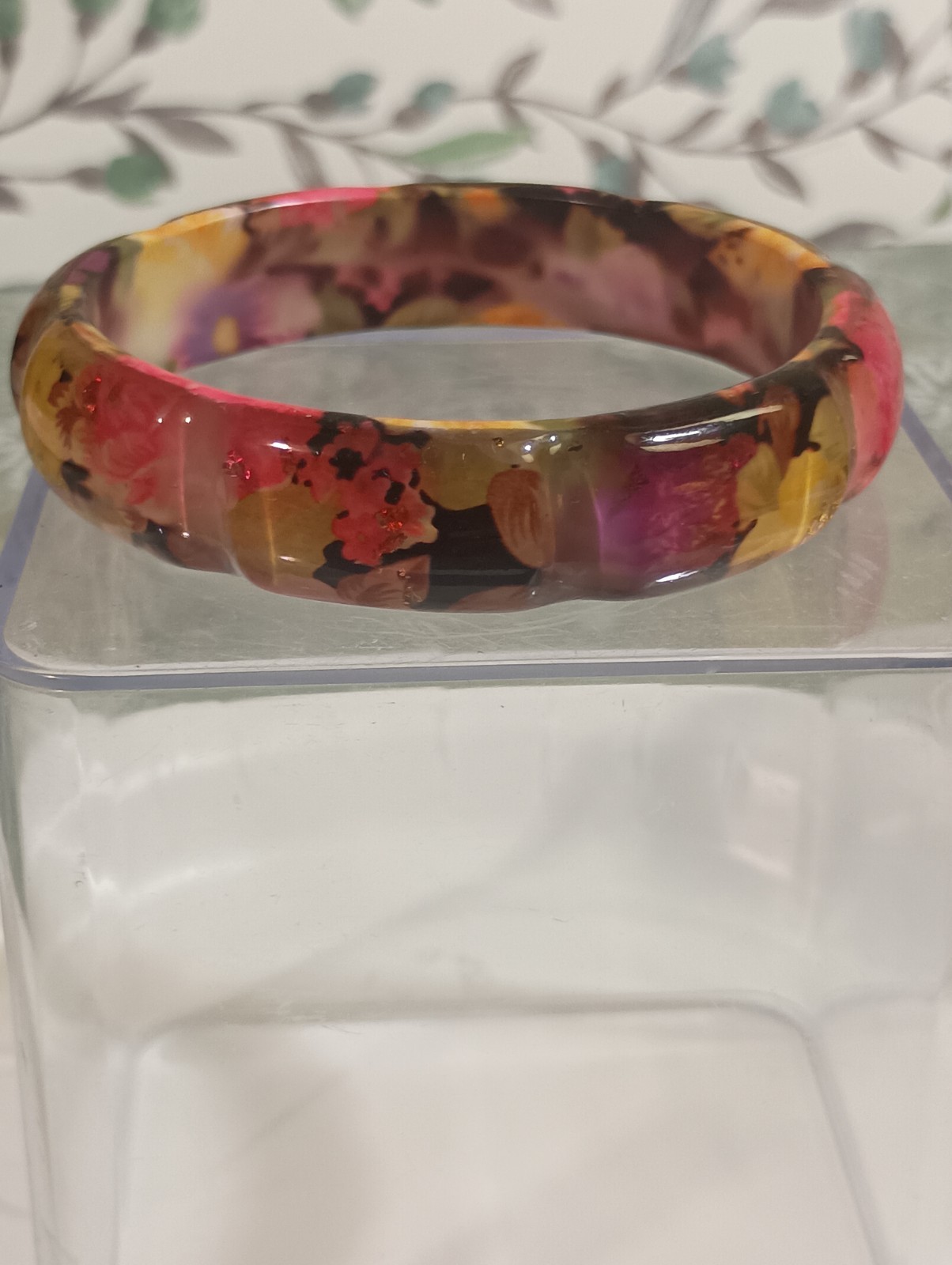Vintage Style Lucite Acrylic Bangle Bracelet-Multi-color-Scalloped- Pink Floral