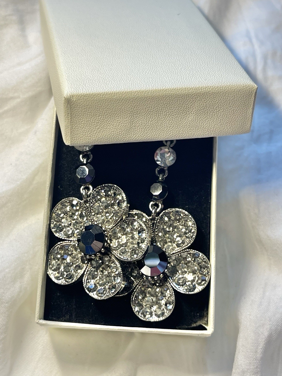 VTG RHINESTONE FLOWER Post EARRINGS SSB BLACK CLEAR PAVE DANGLE DROP SILVER Tone