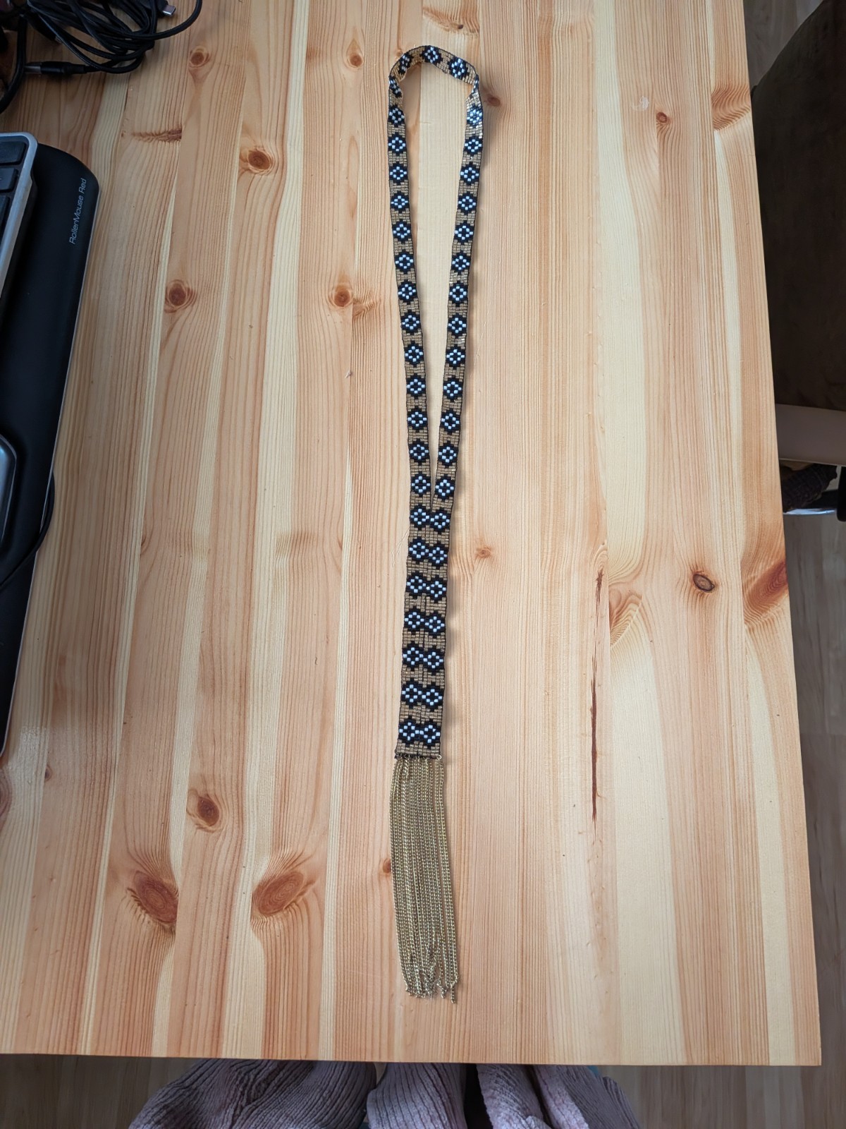 VINTAGE HANDMADE LONG 70’S “Y” DESIGN SEED BEADED W GOLD CHAIN FRINGE NECKLACE