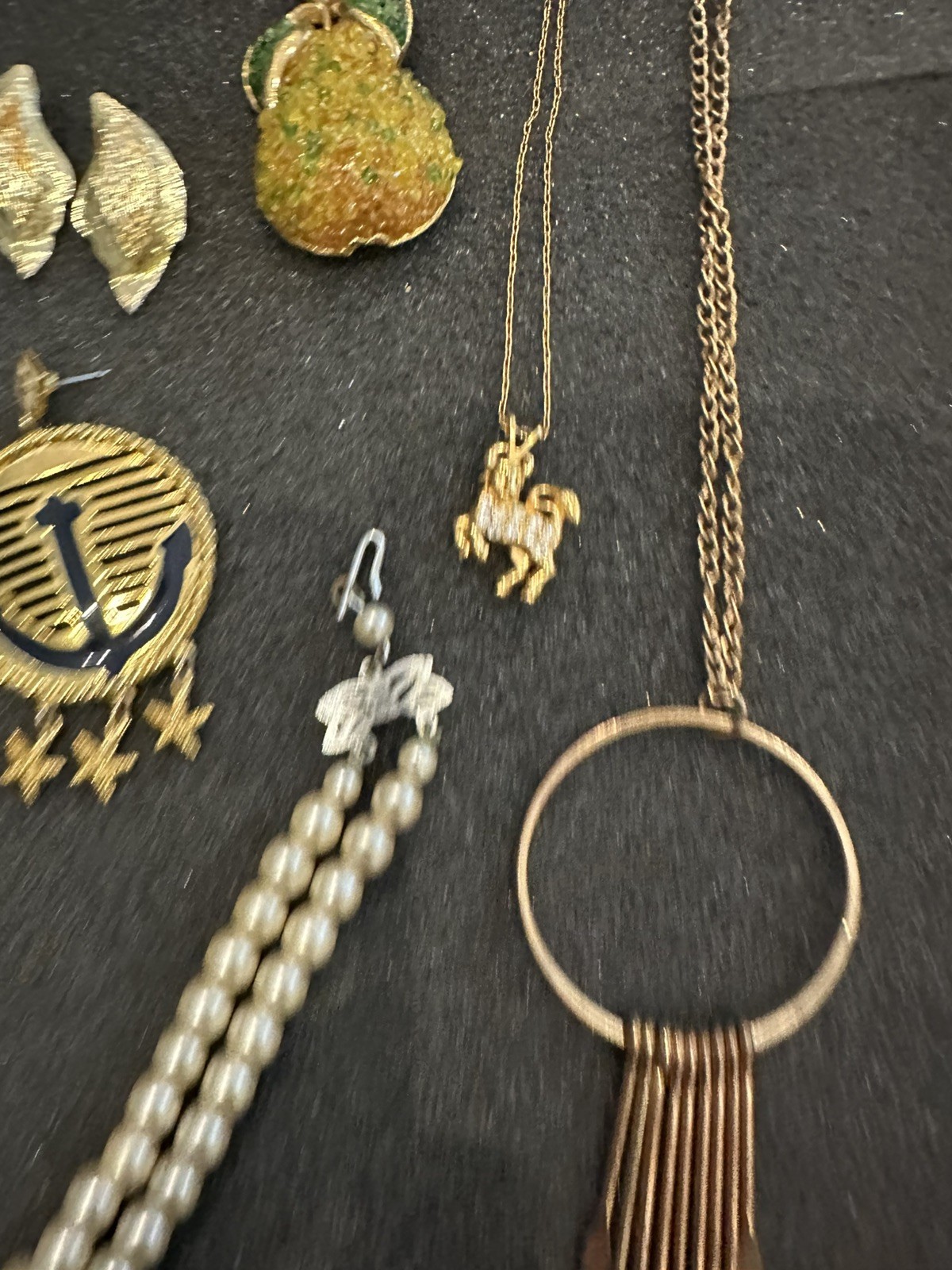 Vintage Estate Costume Jewelry Lot! Brooches and more!