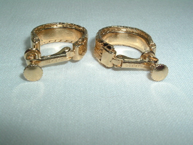 VINTAGE GOLD TONE THICK CHAIN NECKLACE LEAF BROOCH PIN HOOP EARRINGS SET