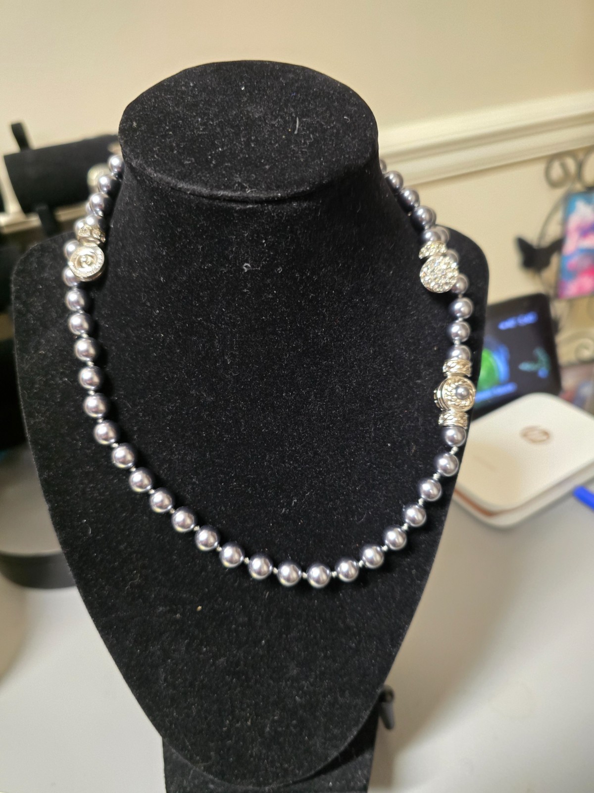 NOLAN MILLER GRAY FAUX PEARL NECKLACE AND BRACELET SET