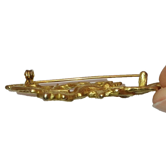 Vintage AJC African Safari Animals Giraffe Zebra Brooch Pin Brushed Gold Tone