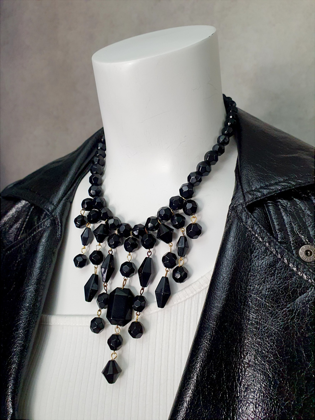 Vintage Jeweled Black Beaded Lucite Dangle Fringe Bib Choker Necklace 16″