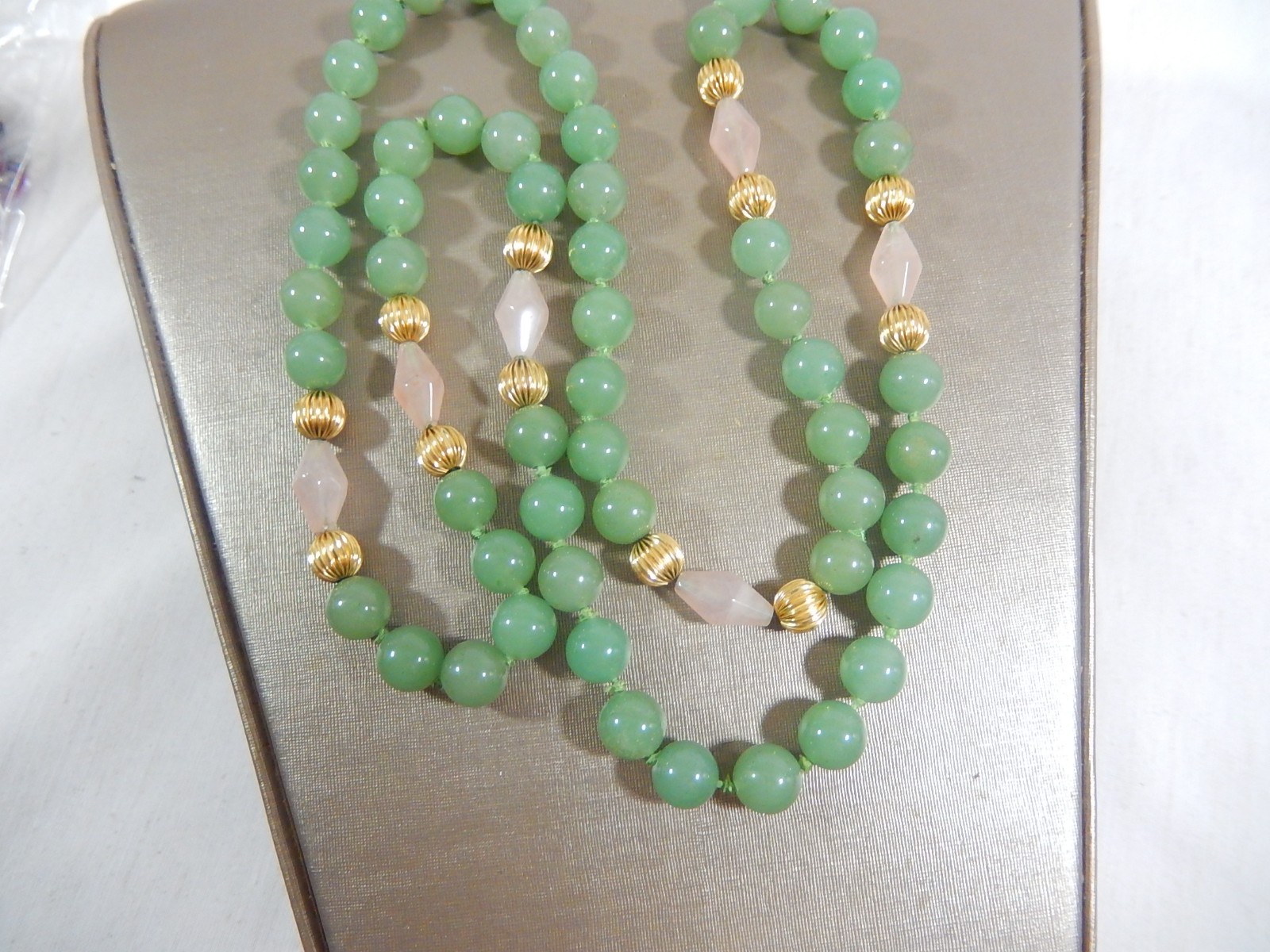 VTG HAND KNOTTED NEPHRITE JADE ROSE QUARTZ & GP BEAD 32″ NECKLACE