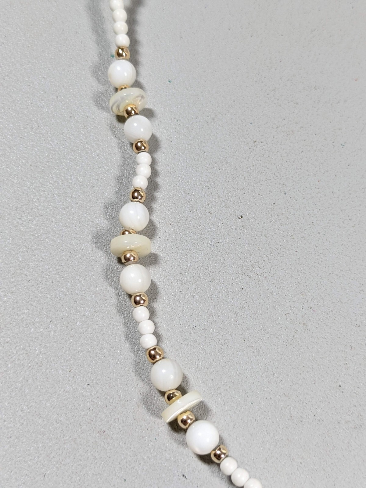 Vintage Gold tone Glass Acrylic Bead Stacked Shell Choker Necklace 16 inches