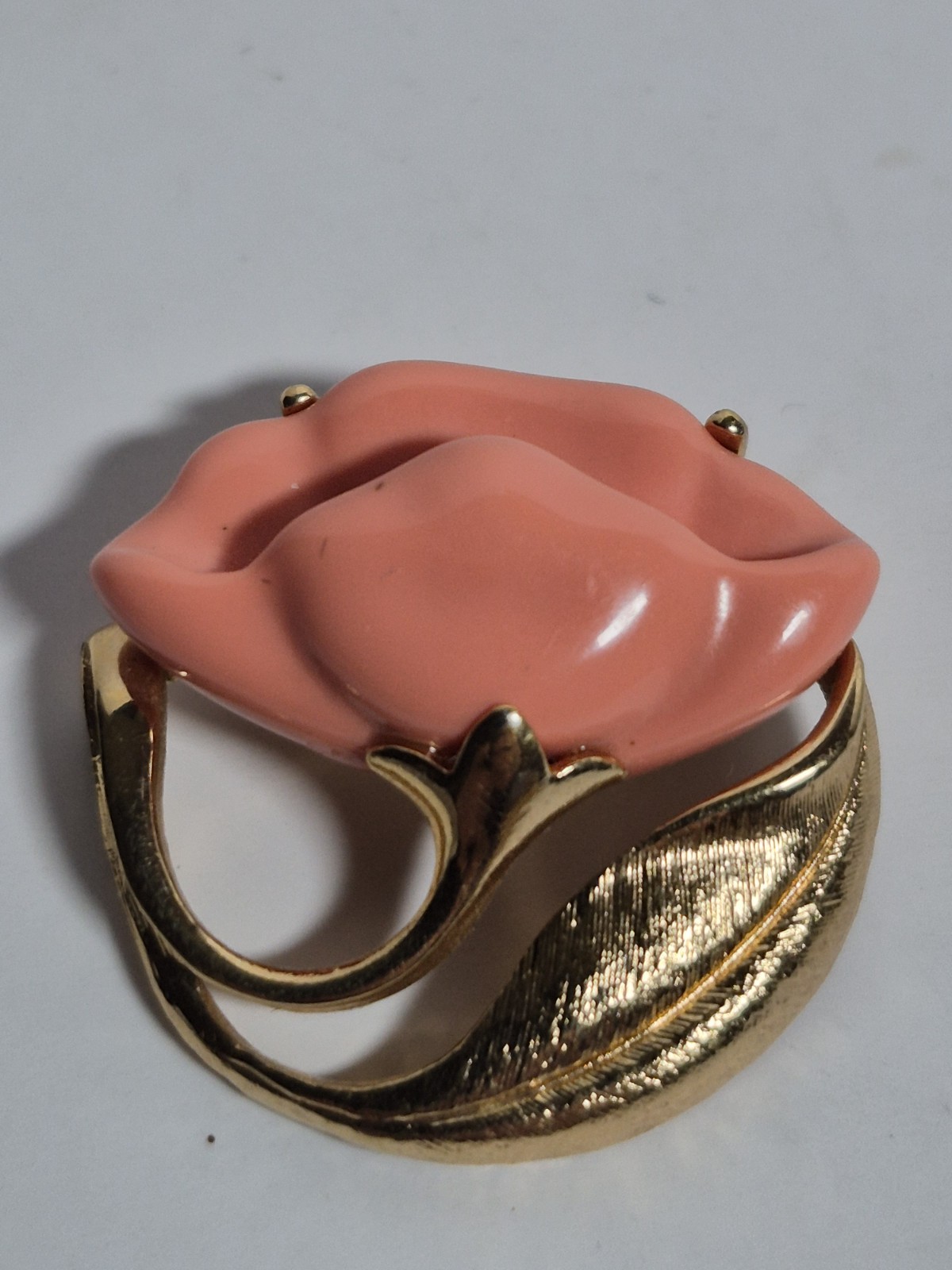 Vintage Avon Coral Poppy Flower Brooch Pin Gold Tone Scarf