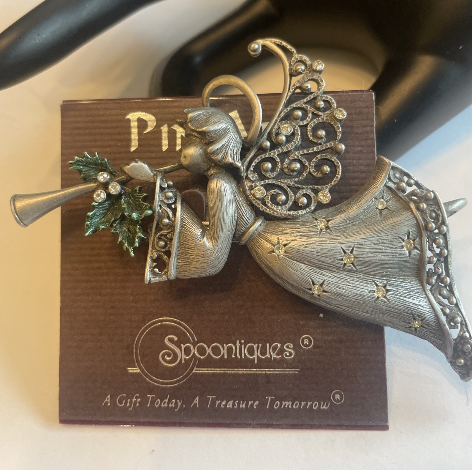 Vintage PewterTone SIGNED JJ TRUMPTING ANGEL BROOCH Horn Rhinestone & Holly R34