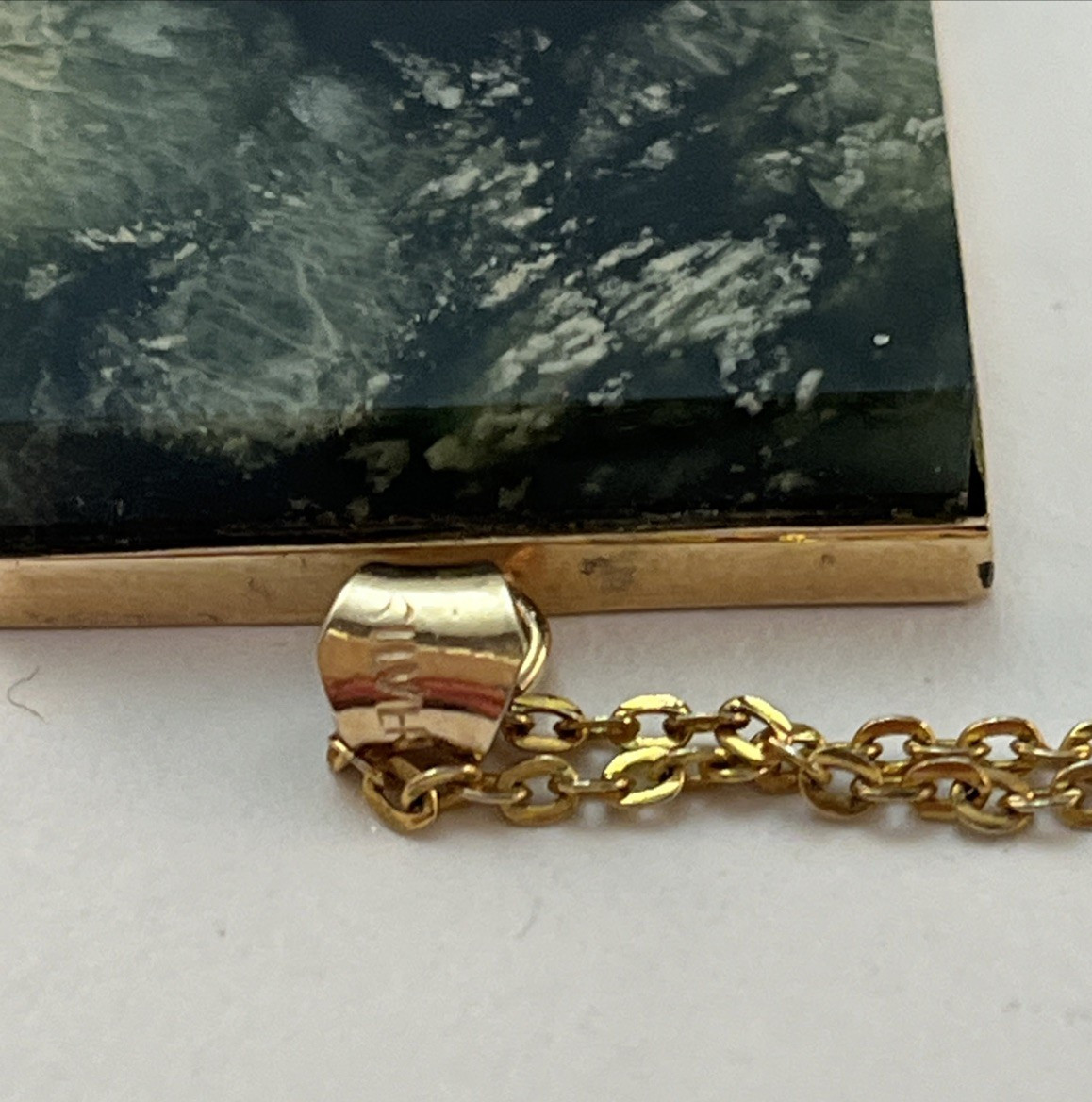 Gold Tone 18″ Chain Necklace Flying Dragons Dark Green Jade Pendant