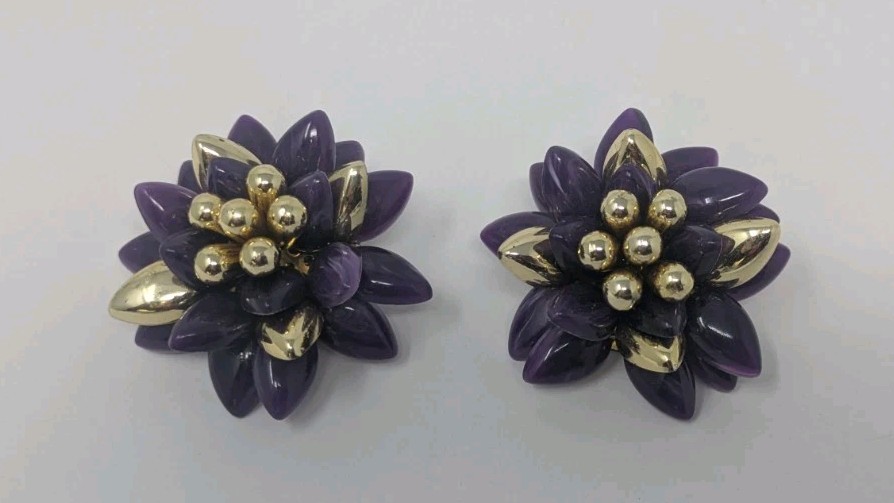 Vintage Lot Clip Screwback Earrings 22 Pair Hobe Trifari Lisner Avon Unbranded