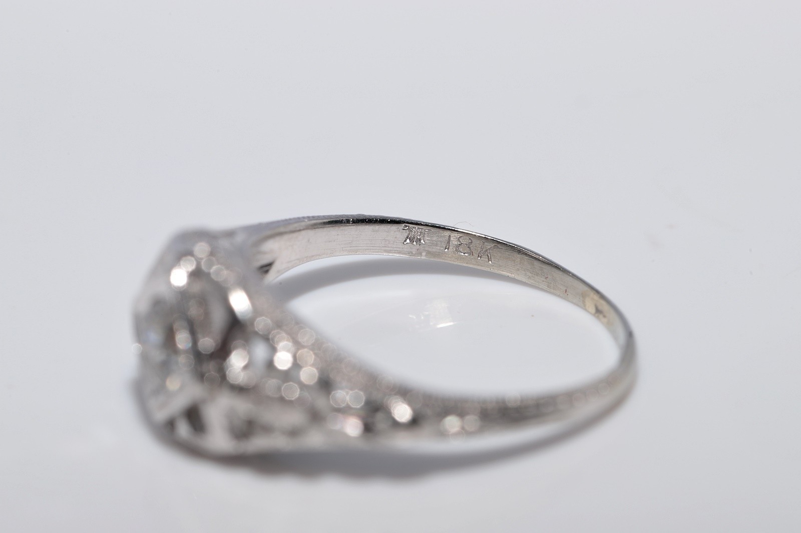 Antique Circa 1920s Handcrafted Art Deco 18k Gold Natural Diamond Ring