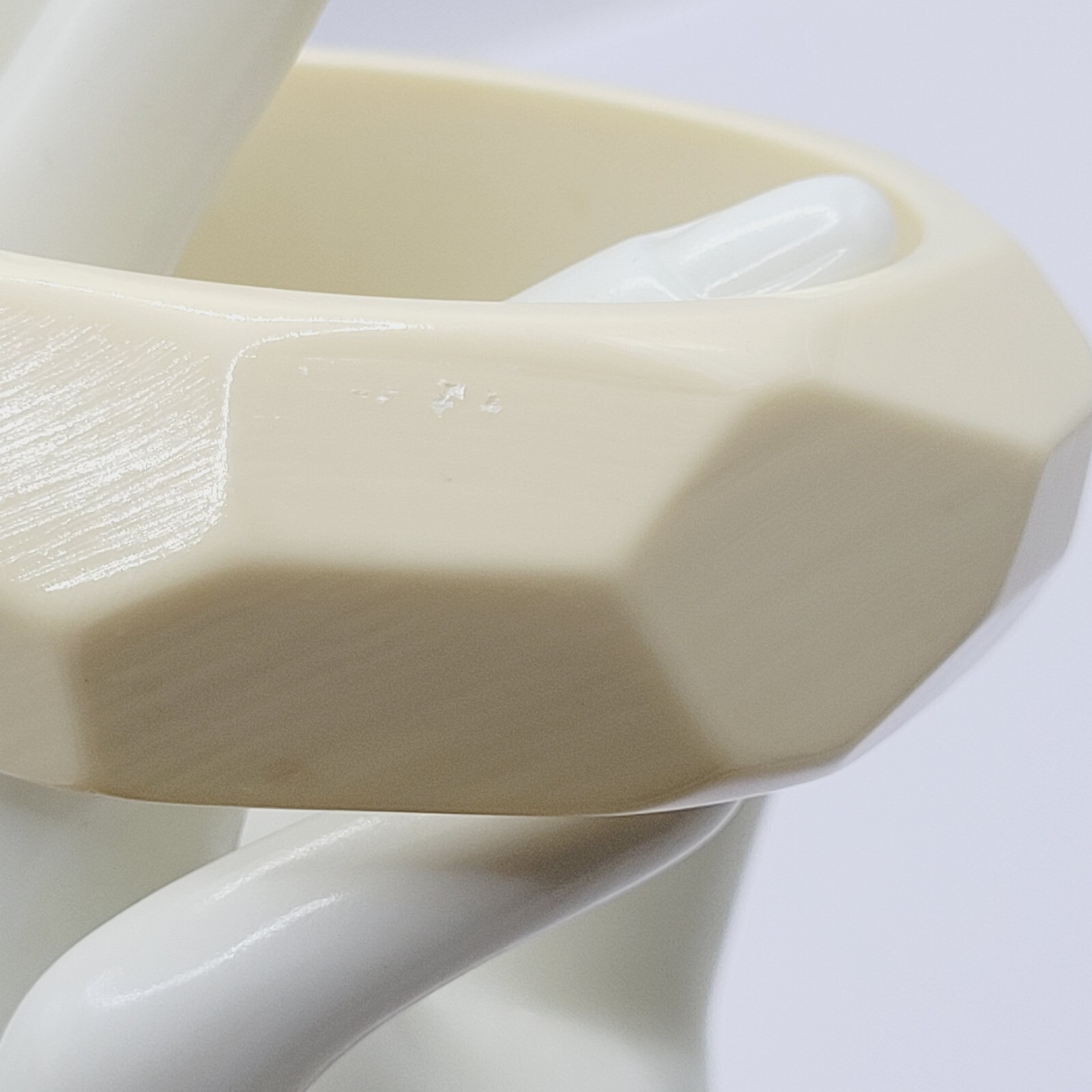 Vanilla Cream Off White Odd Angle Facet Acrylic Chunky 1980s Bangle Bracelet