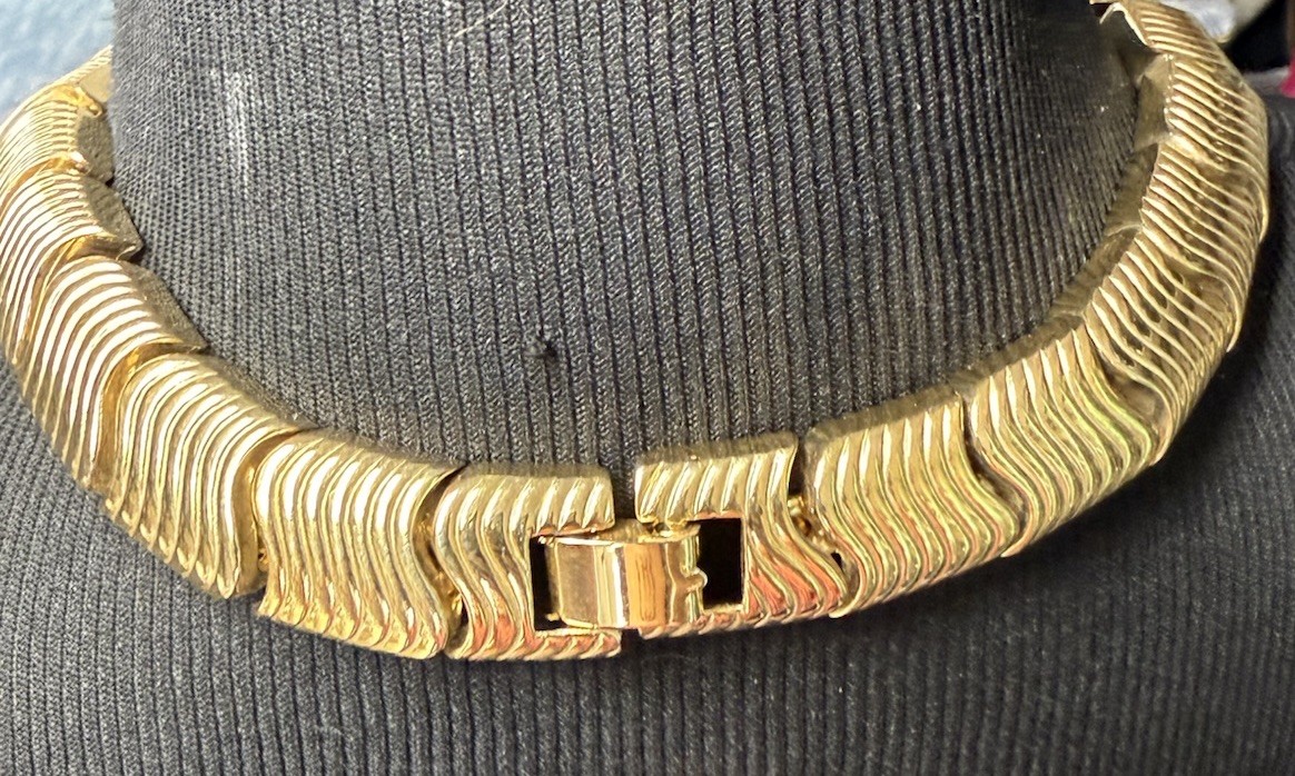 STUNNING VINTAGE ESTATE “S”WAVE LINKS GIVENCHY GOLD Collar Necklace