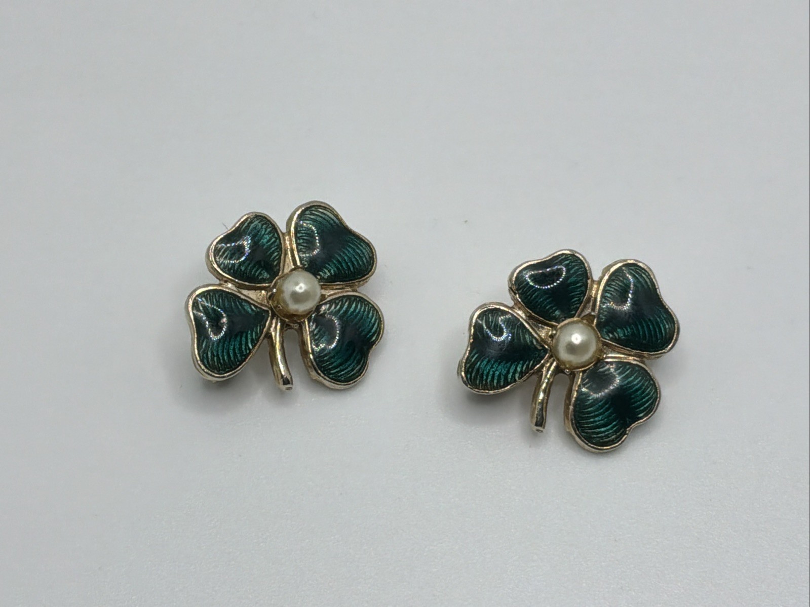 Vintage Clover St Patricks Day Pins Leprechaun Gold Tone Enamel Faux Pearl Lot 6