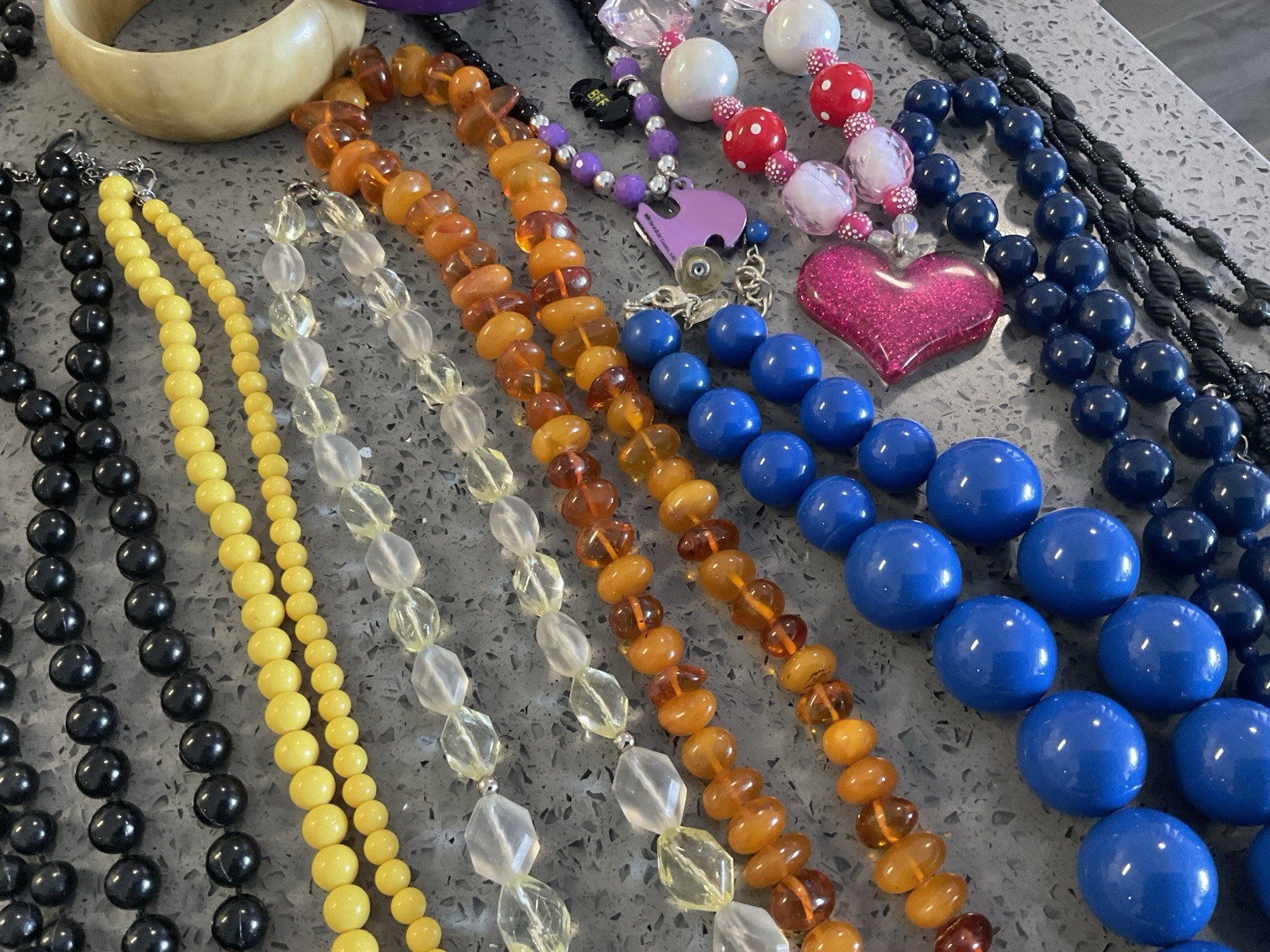 Vintage Modern-Plastic Jewelry lot 50 Mixed Estate Wear resale Crafting