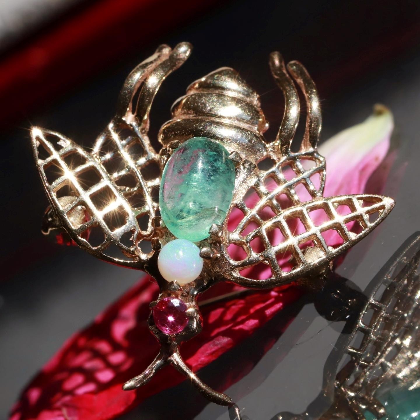14k yellow gold brooch 0.90ct natural multi gemstone 0.97″ bee pin 2.24gr N3140