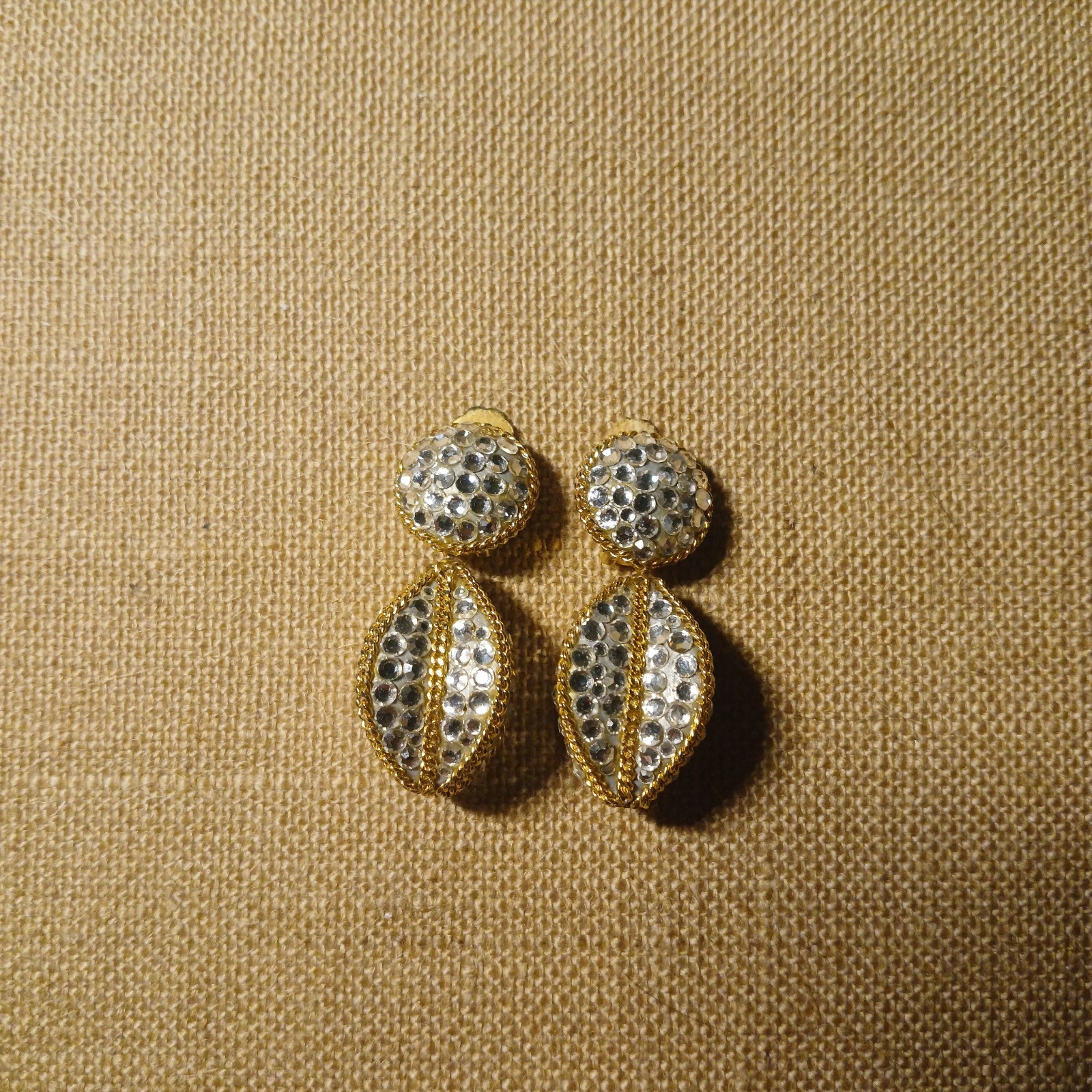 Vintage Richard Kerr Signed Gold Tone Austrian Crystal Clip On Earring Braided