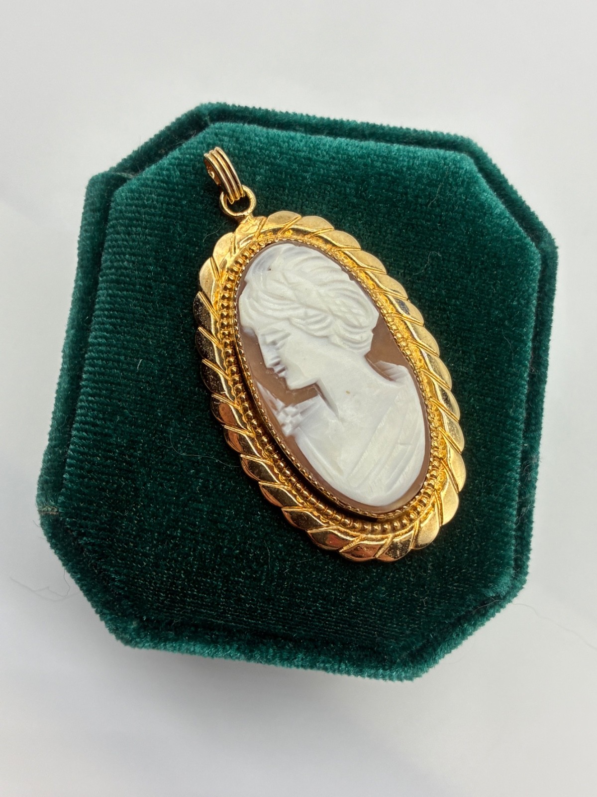 vintage Catamore cameo pendant 12k gold filled